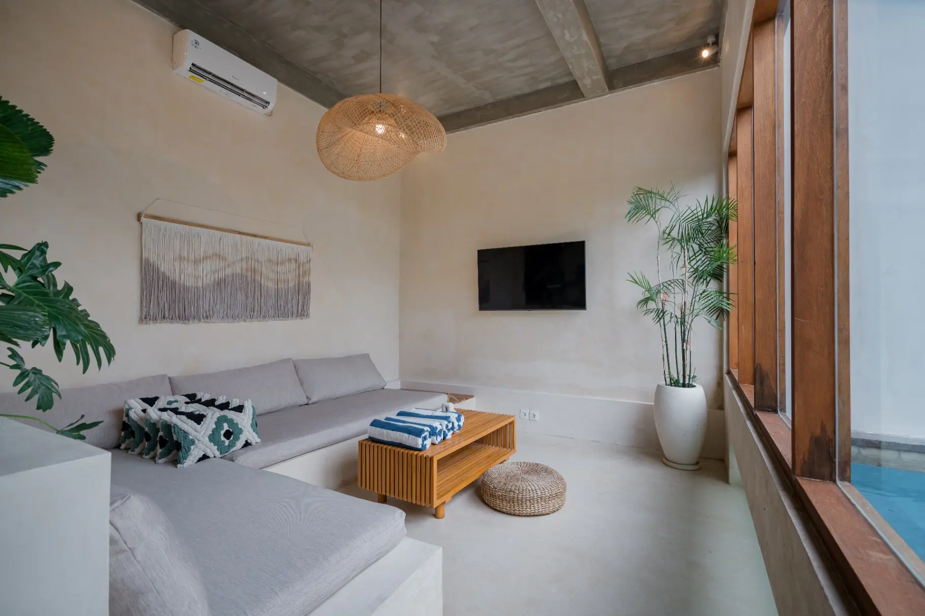 Octo 3 - Stunning 2BR Villa Canggu w/ Pool & Views — image 4