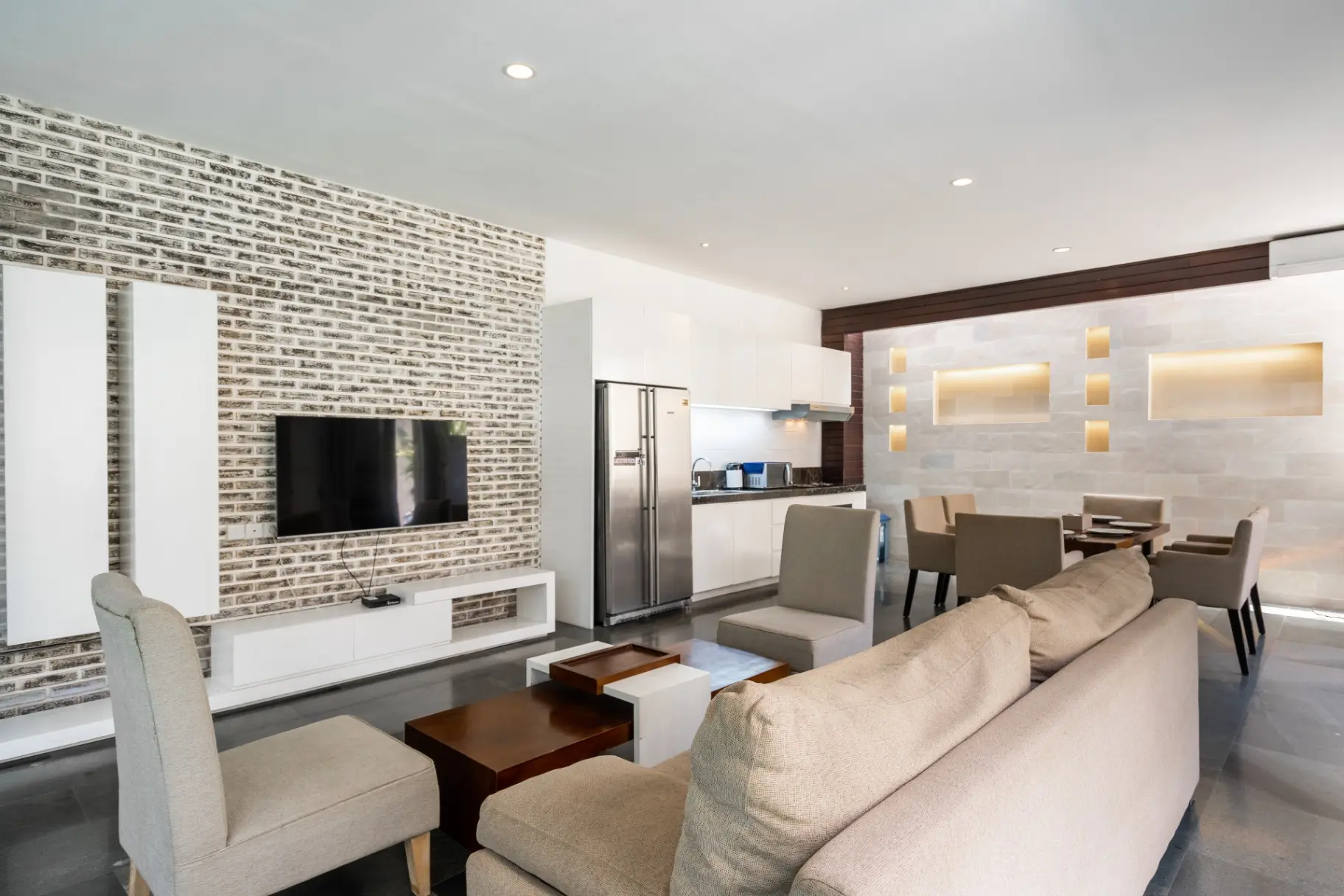 Ombak B3 - 3BR Luxury Beachside Cemagi Villa | Pool & Gym — image 3