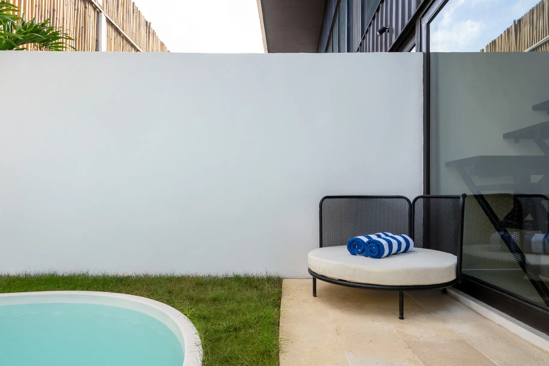 Solis: New 1BR Chic 2-stories Pool Villa in Canggu — image 3