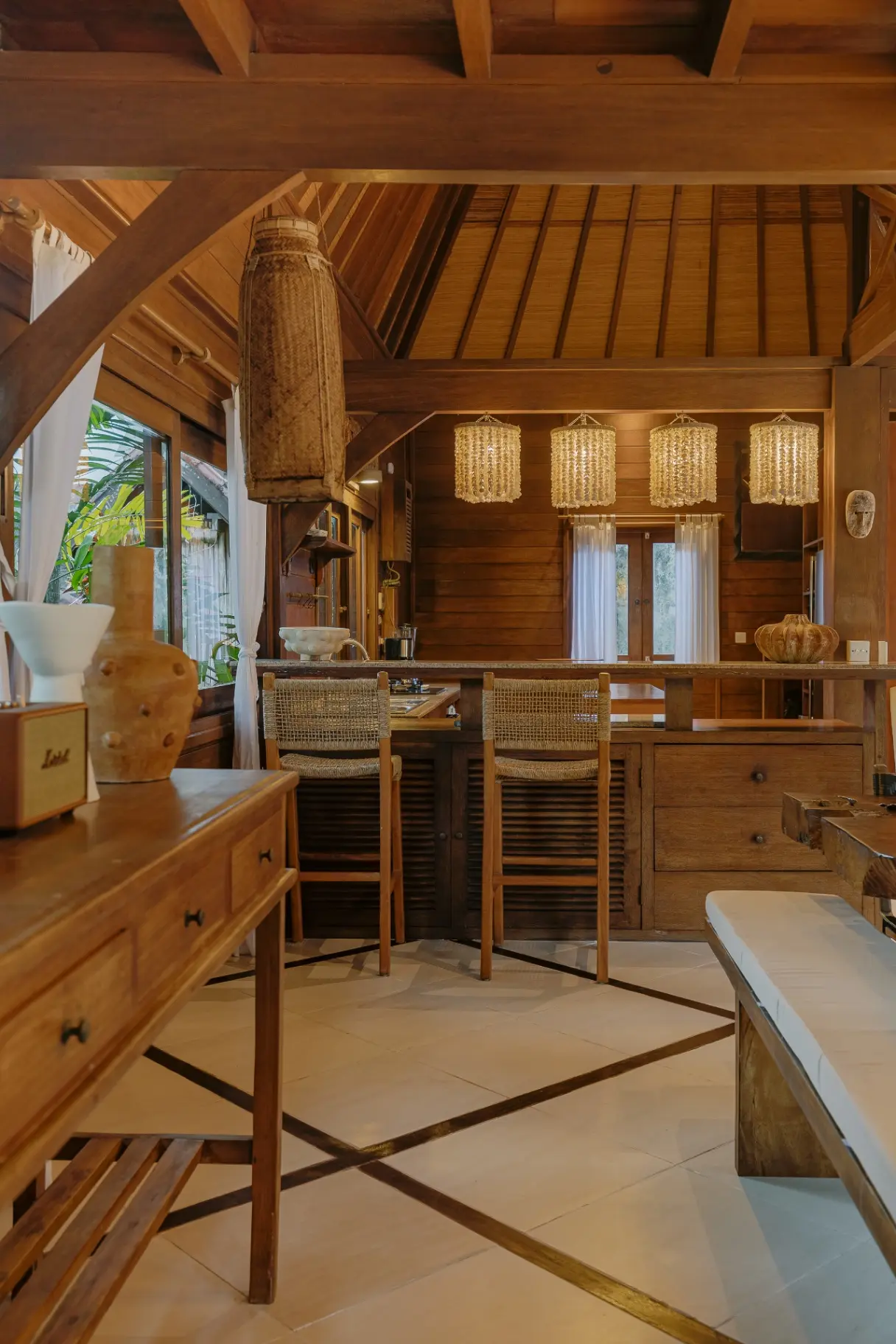 Sungai - 4BR Luxury Berawa Beach Villa | Free Breakfast — image 2
