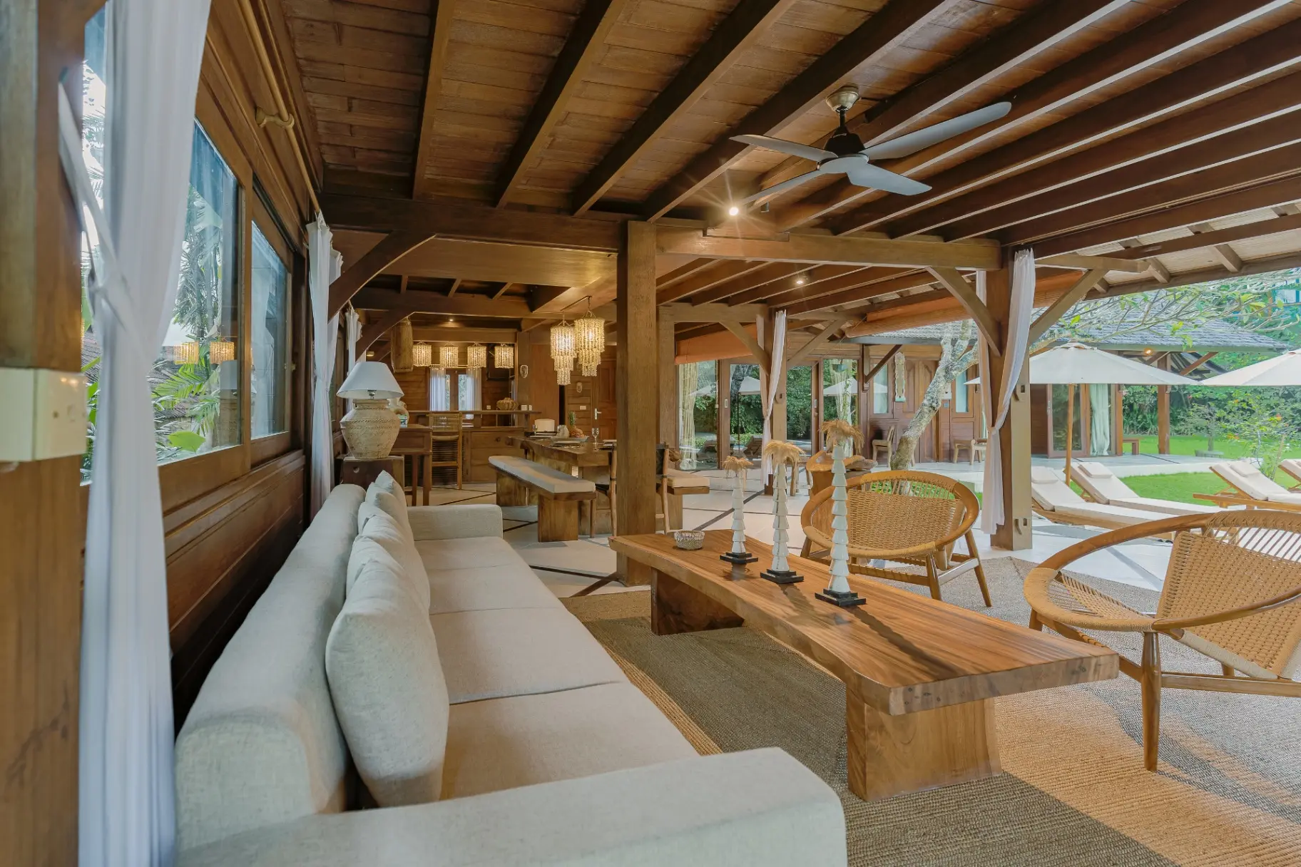 Sungai - 4BR Luxury Berawa Beach Villa | Free Breakfast — image 3