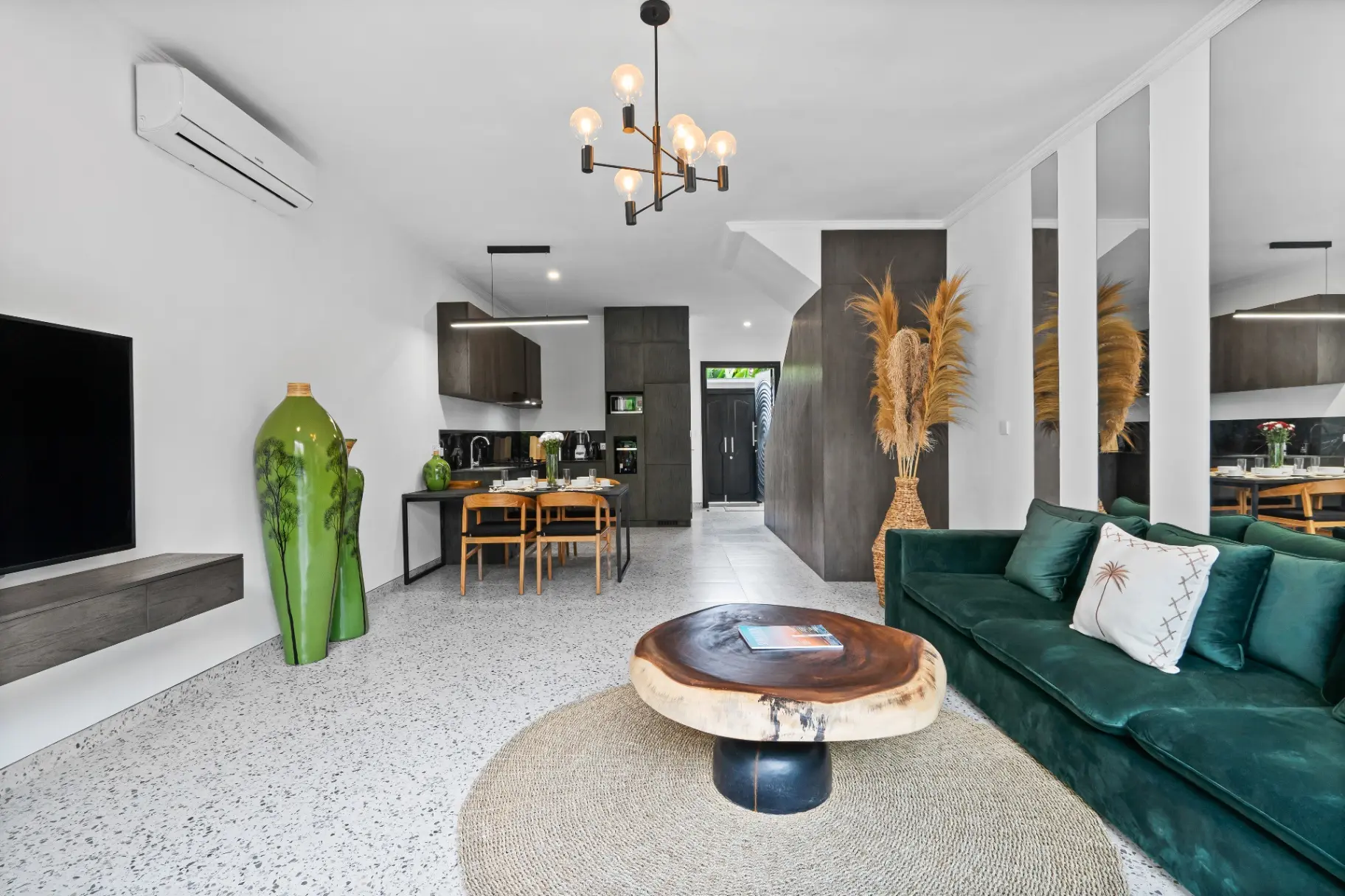 Sunny Nelayan 1- Canggu Luxury 2BR Villa | Pool Near Beaches — image 3