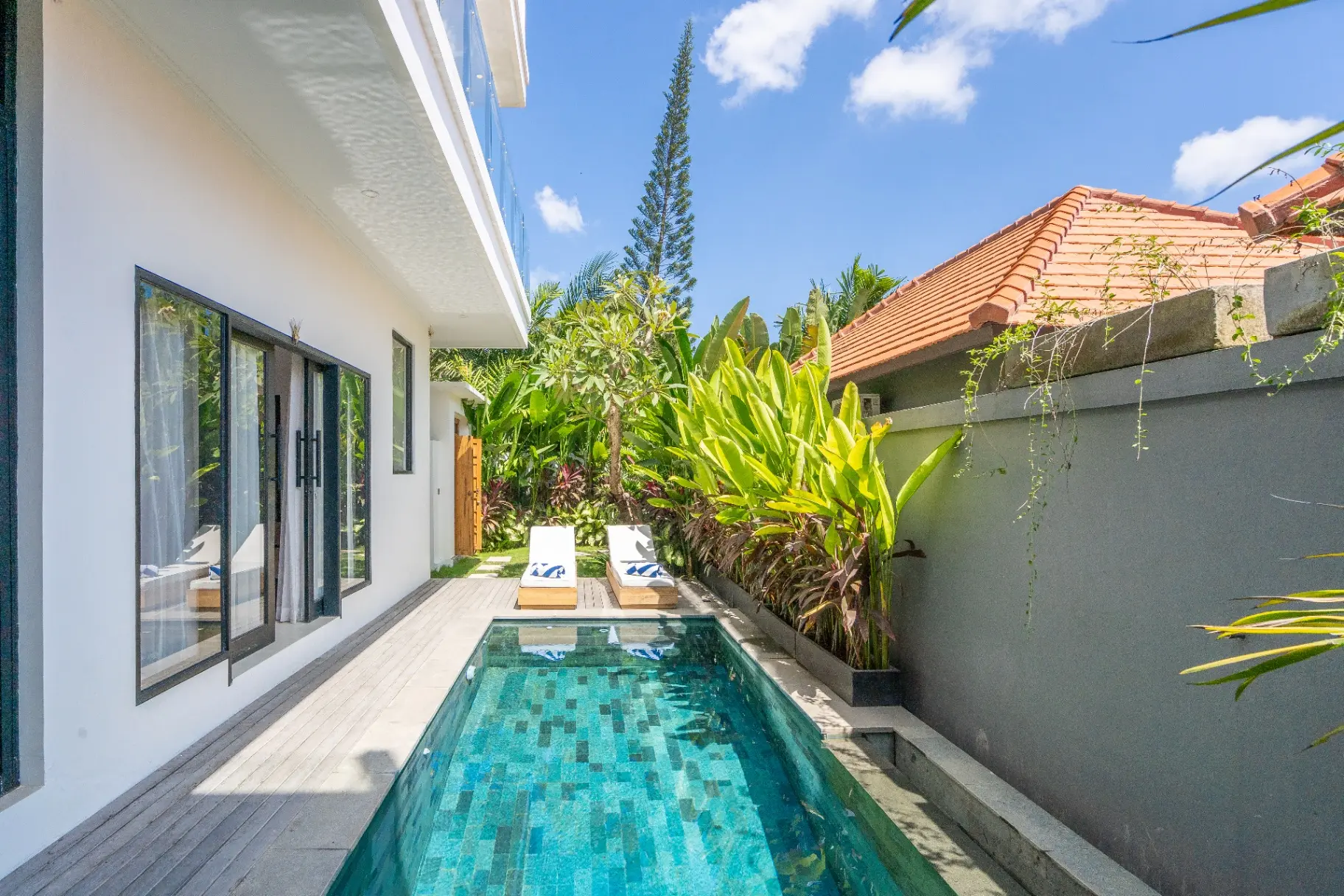 3BR Luxury Designer Villa w/ BBQ Pool & View