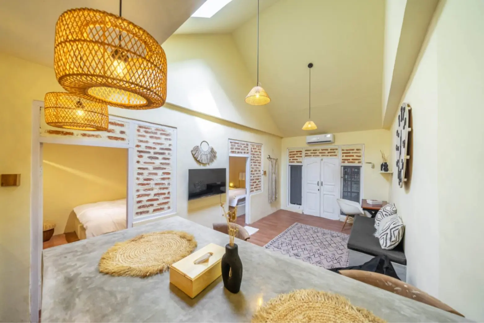2 Bedrooms Small House in Canggu — image 1