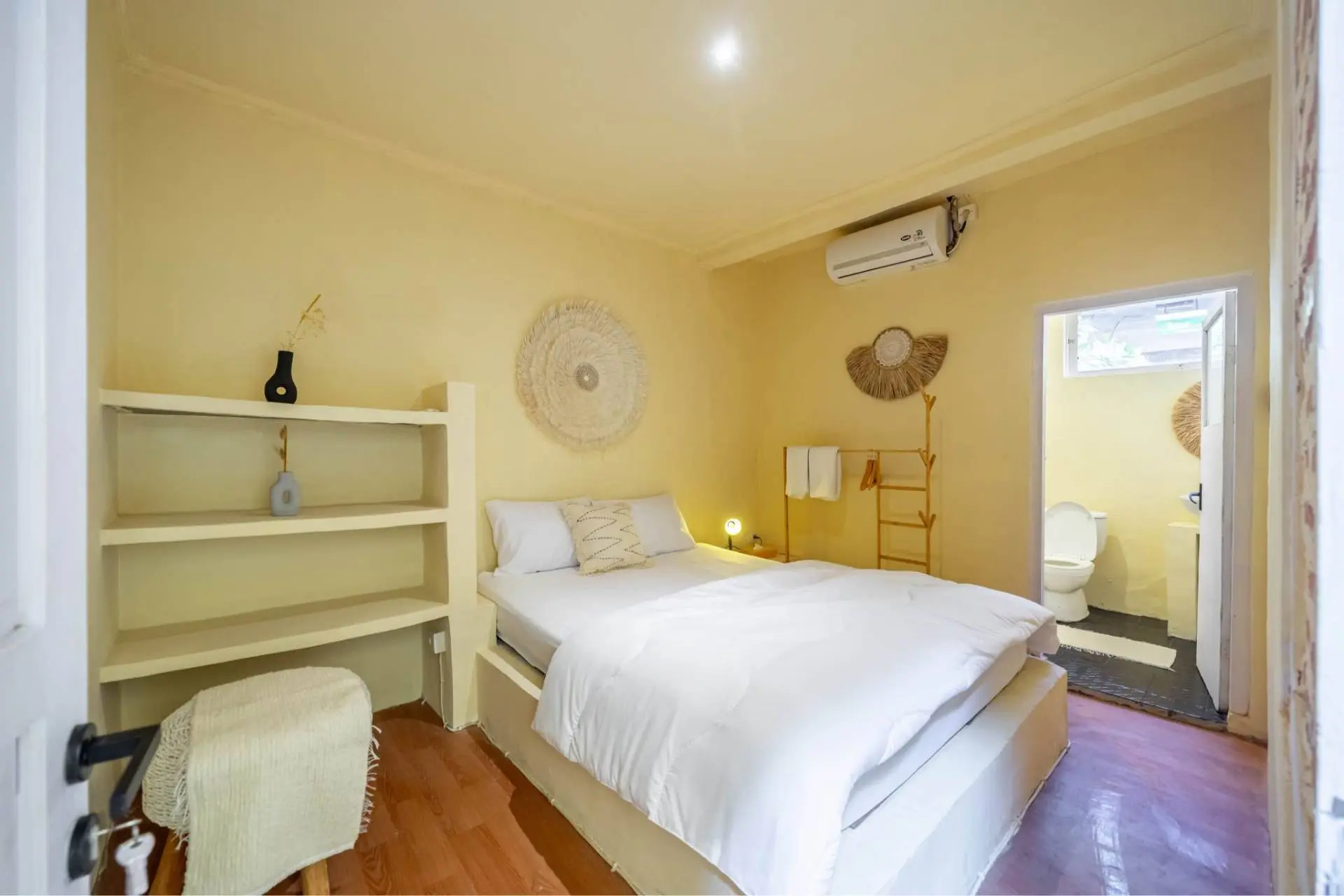 2 Bedrooms Small House in Canggu — image 4
