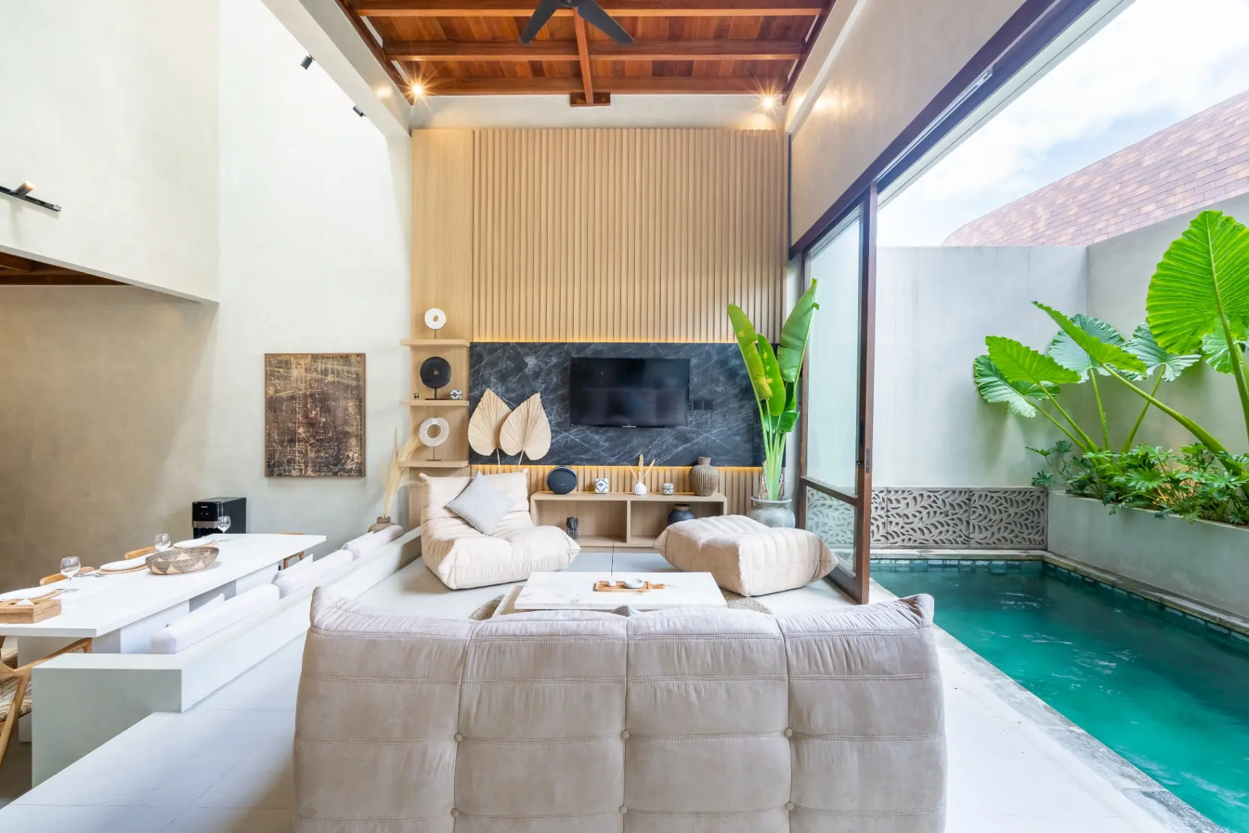 Unwind - Canggu 2BR Villa | Bathtub & Pool 5mins to Beach — image 1