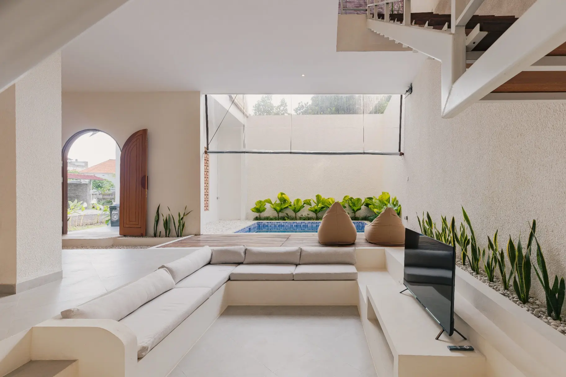 Arjuna -2BR Homey Canggu | Pool & Near Wanderlust Gym