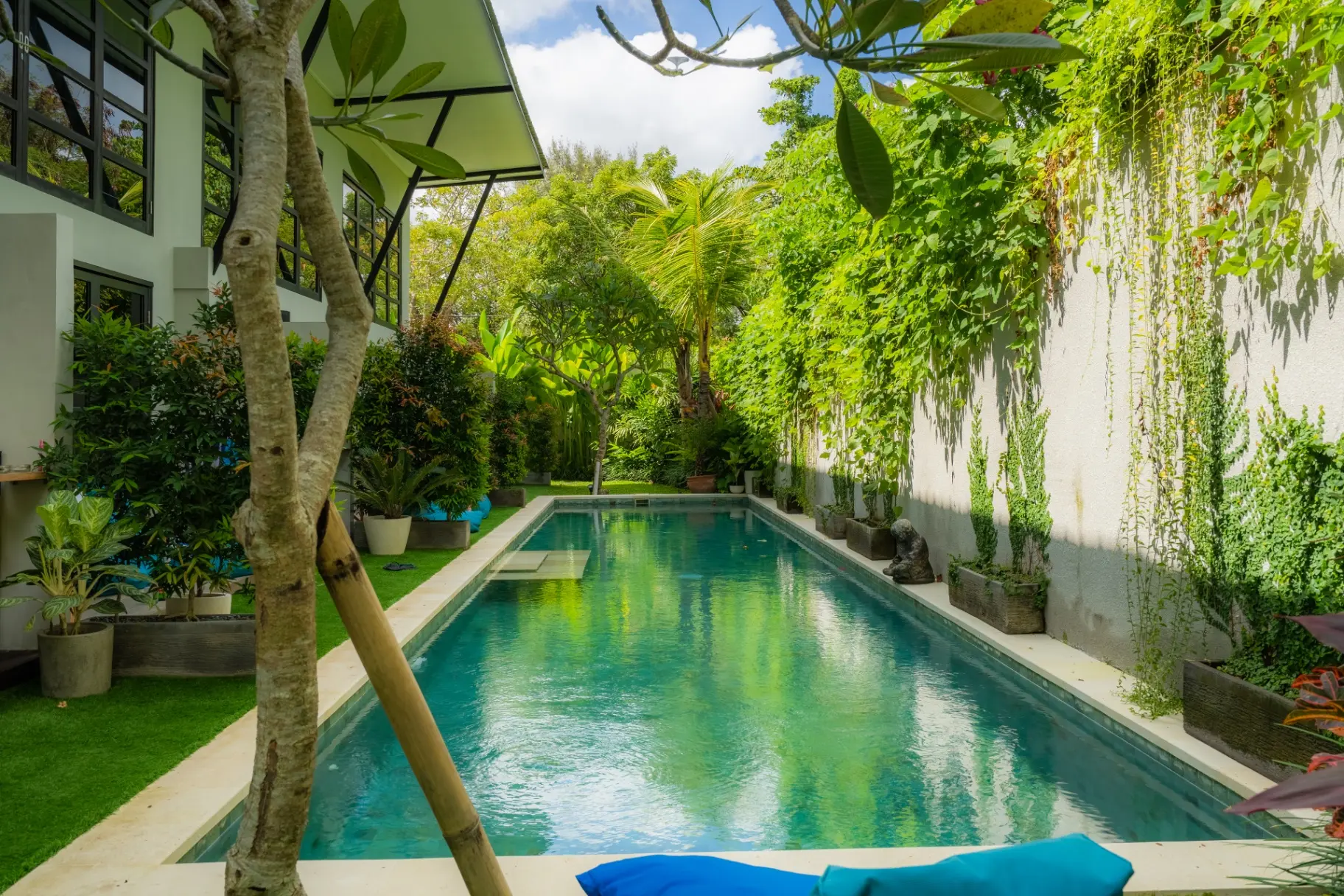 Berawa Loft - 1BR Central Canggu Modern Loft – Shared Pool & BBQ — image 1