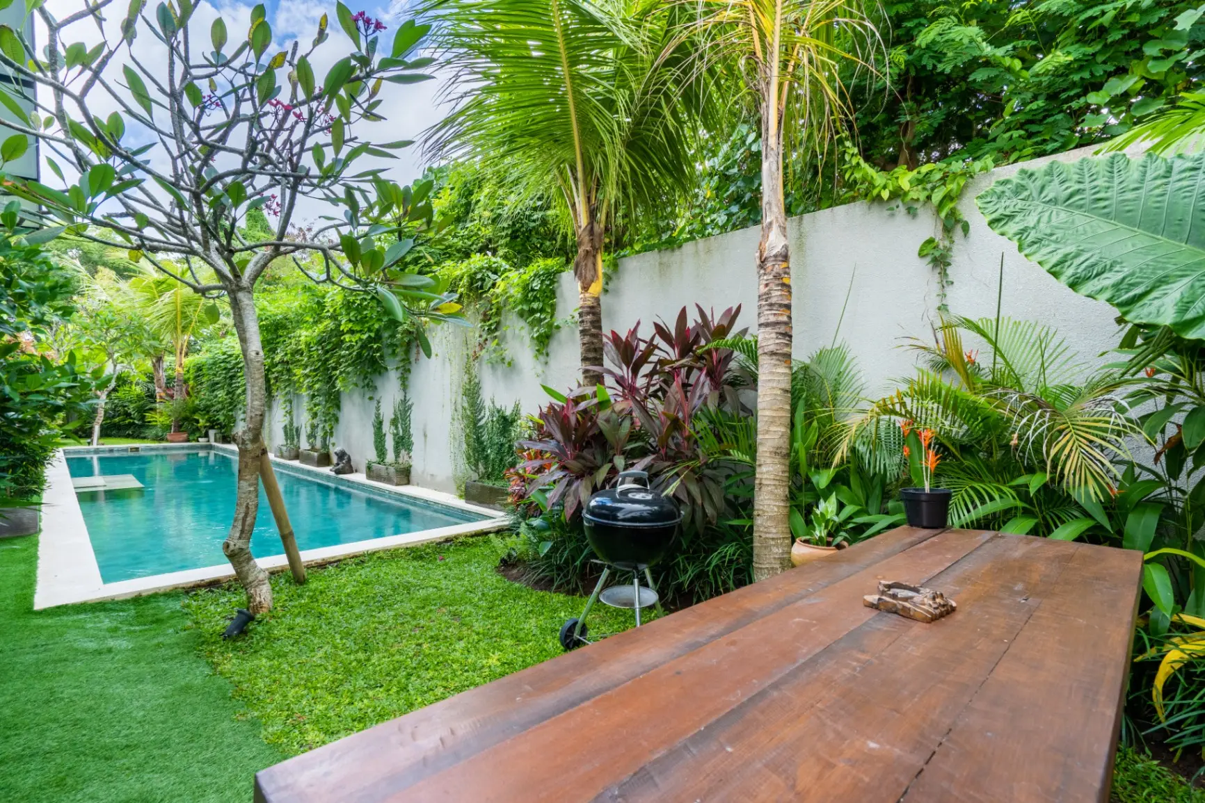 Berawa Loft - 1BR Central Canggu Modern Loft – Shared Pool & BBQ — image 4