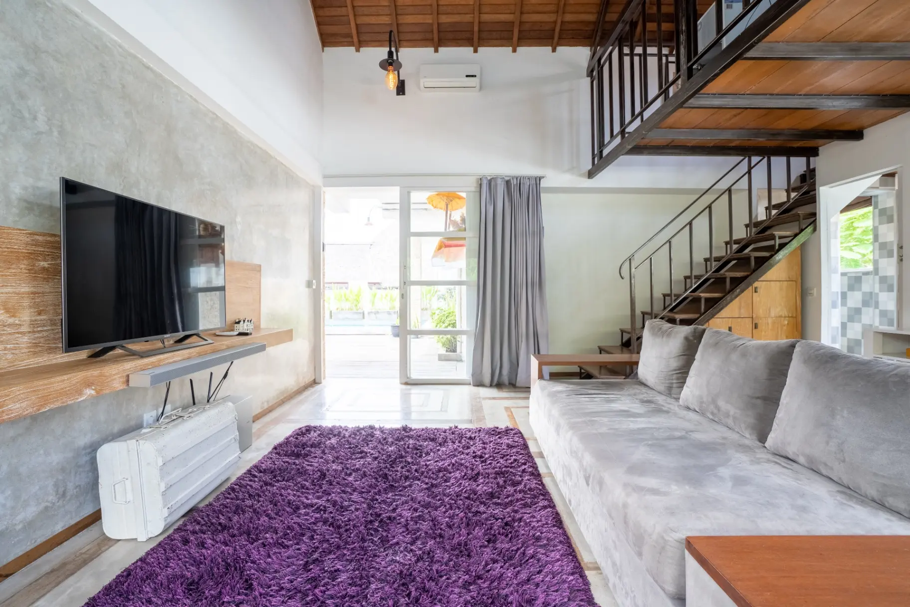 Lolo - 1BR Modern Apart w/ Pool Near Berawa Beach — image 3