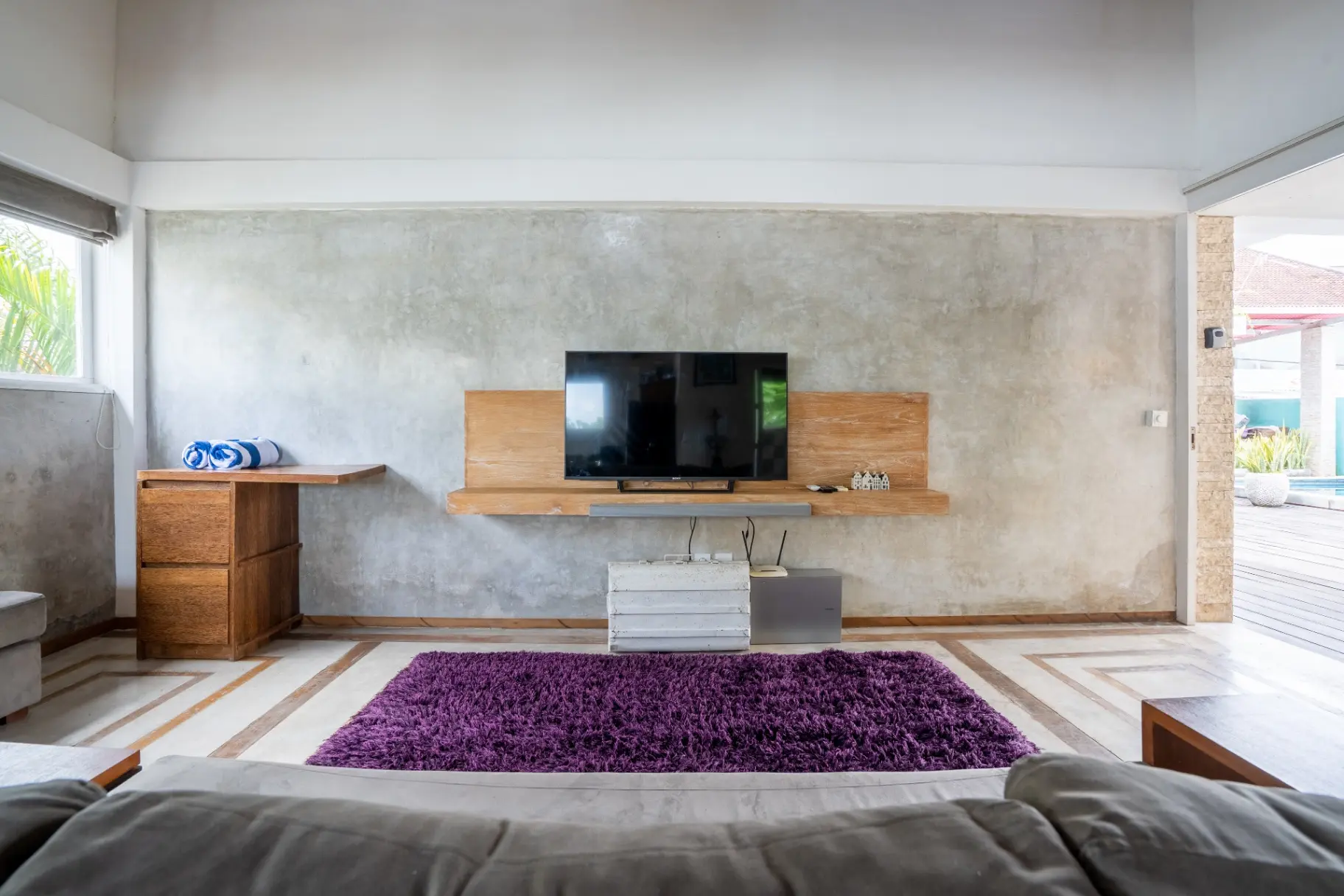 Lolo - 1BR Modern Apart w/ Pool Near Berawa Beach — image 4