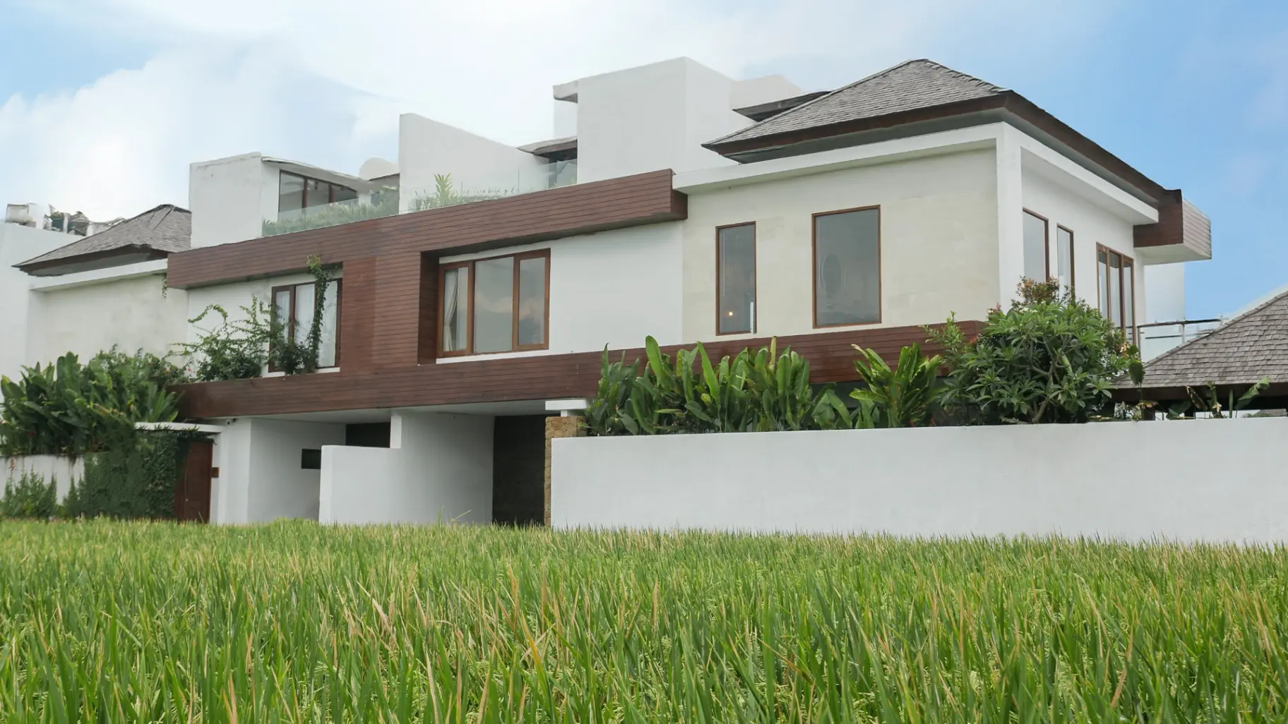 Ombak D3 - Modern 3BR Cemagi Villa | Beachside Pool & Gym — image 2