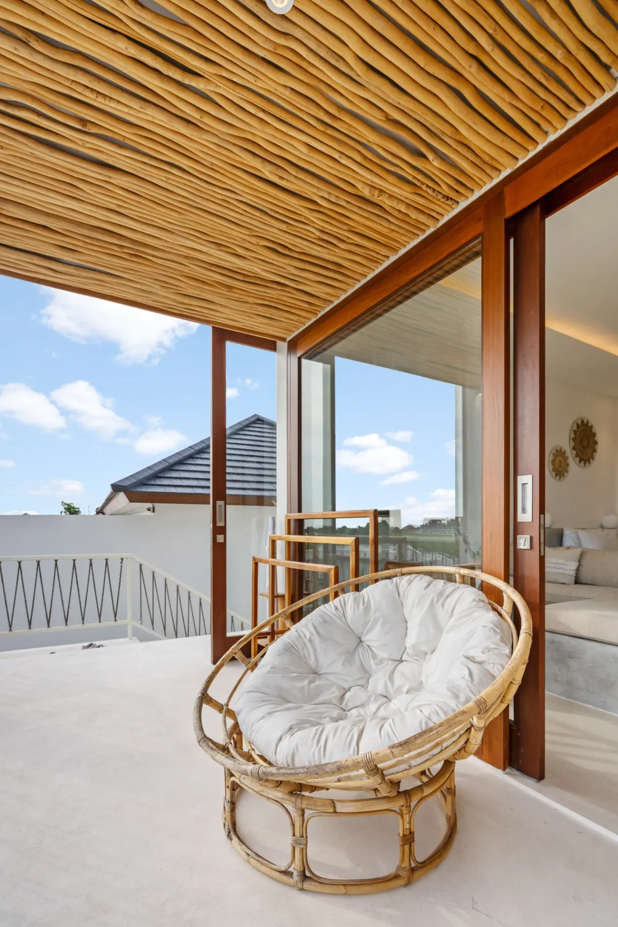 Pagi - Chic 1BR Canggu | Sunset Deck & Sunlit Bath — image 1