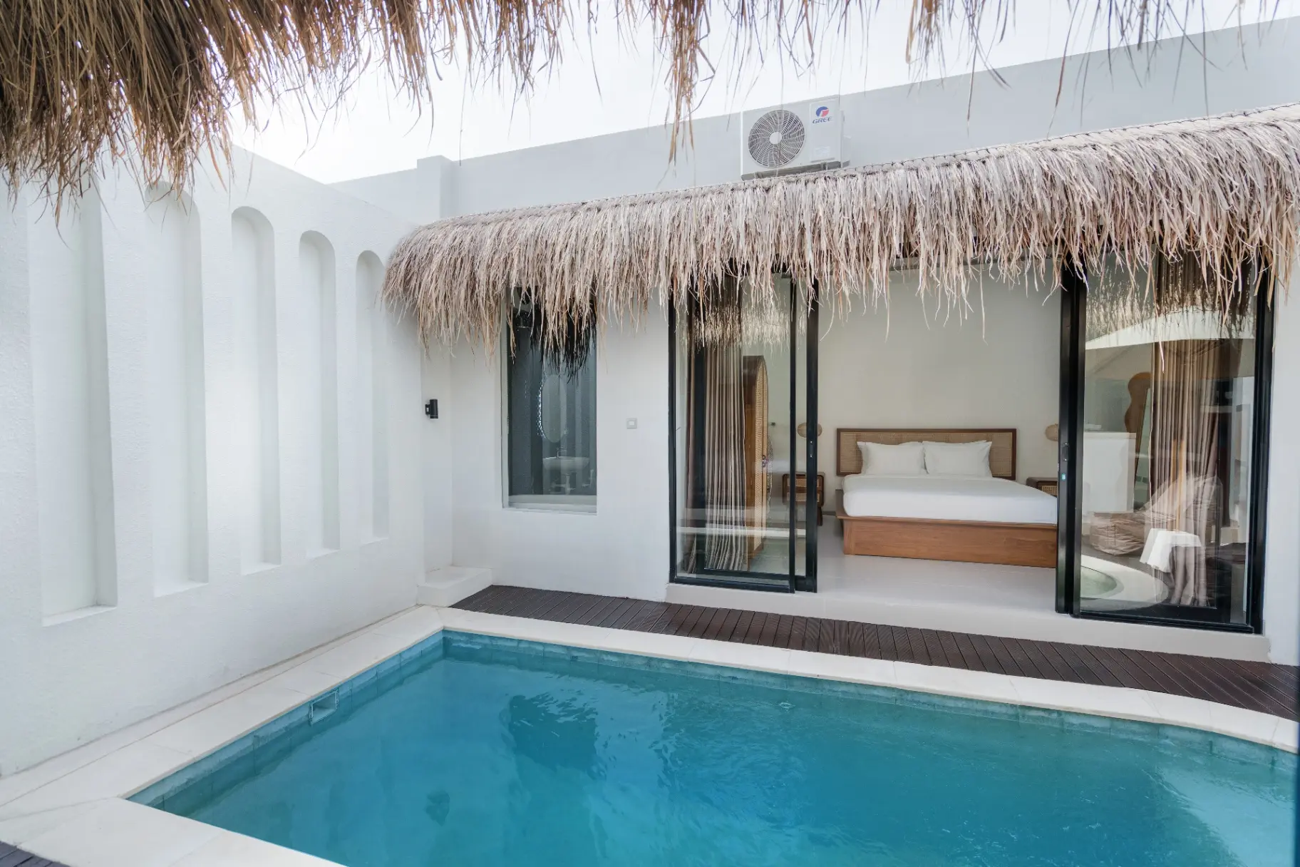 Stylish Balinese 2BR Villa w/ Pool in Seminyak — image 2
