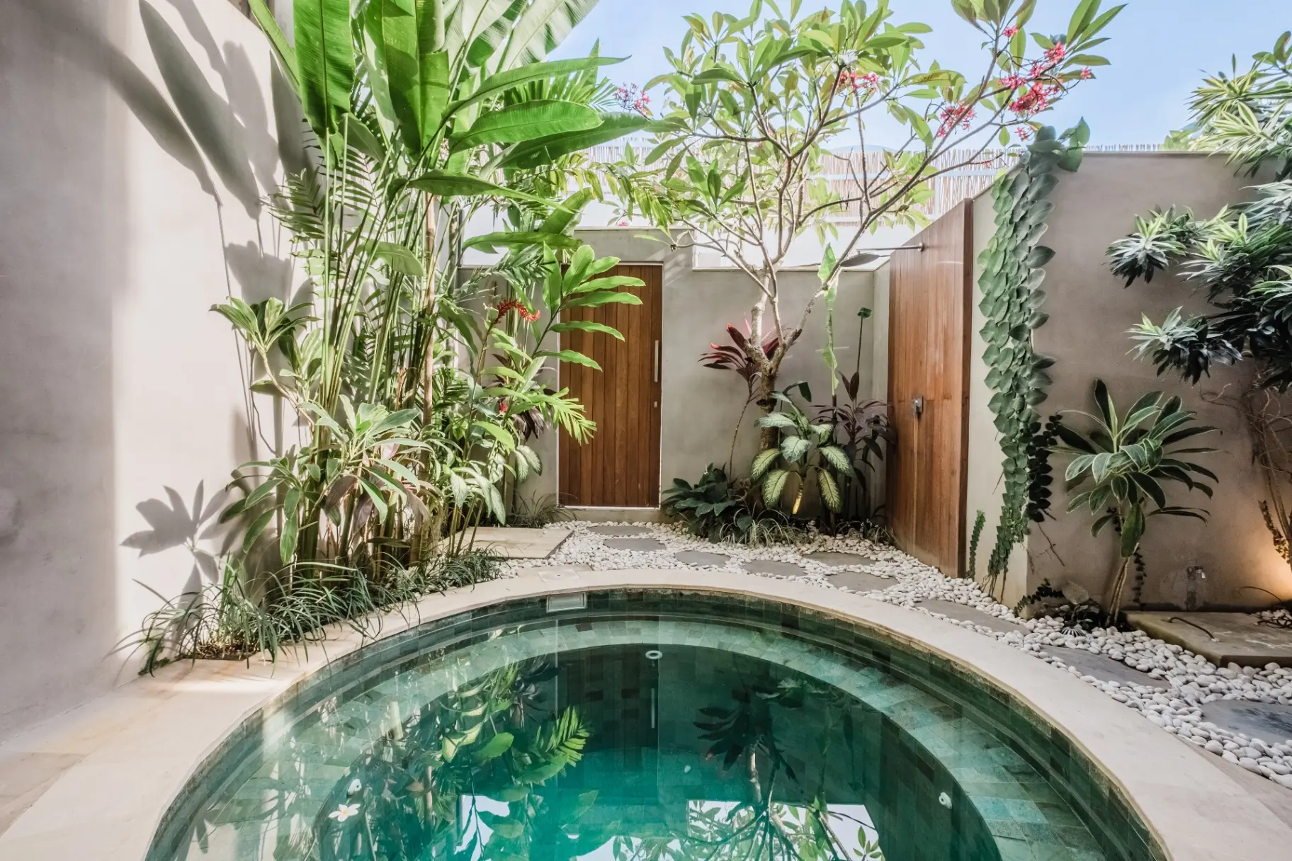 Classy 1BR Villa w/ Private Pool in Batu Bolong — image 1
