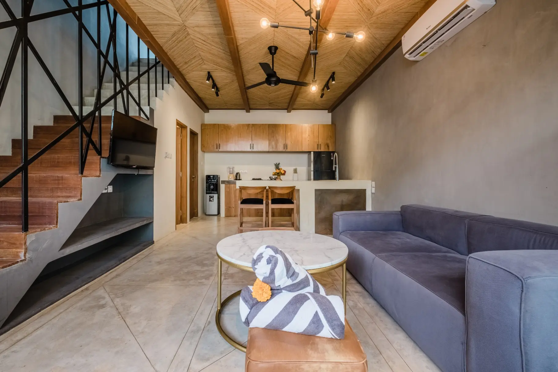 Classy 1BR Villa w/ Private Pool in Batu Bolong — image 2