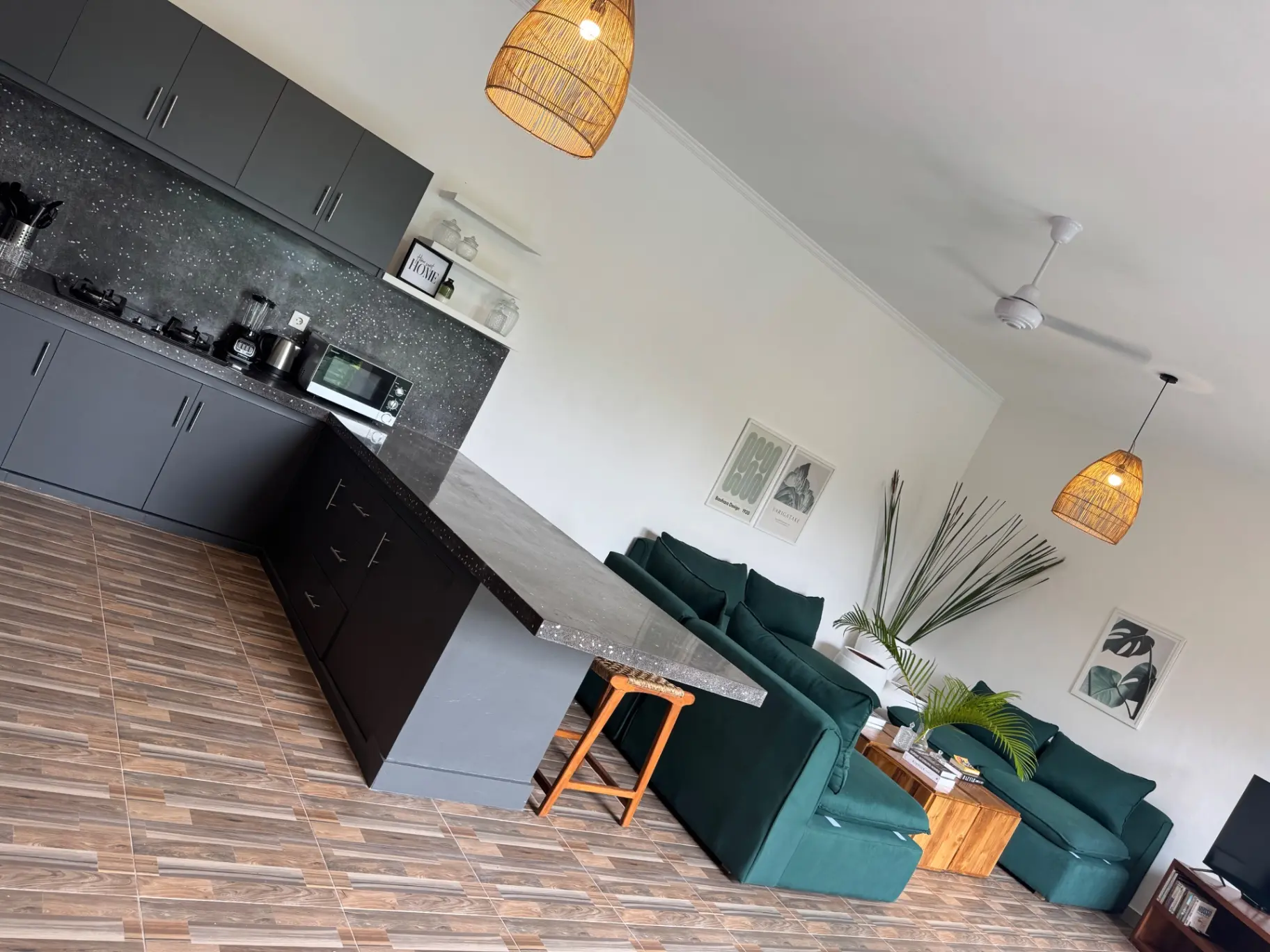 The Green House ( Guest House / 3 rooms ) — image 1