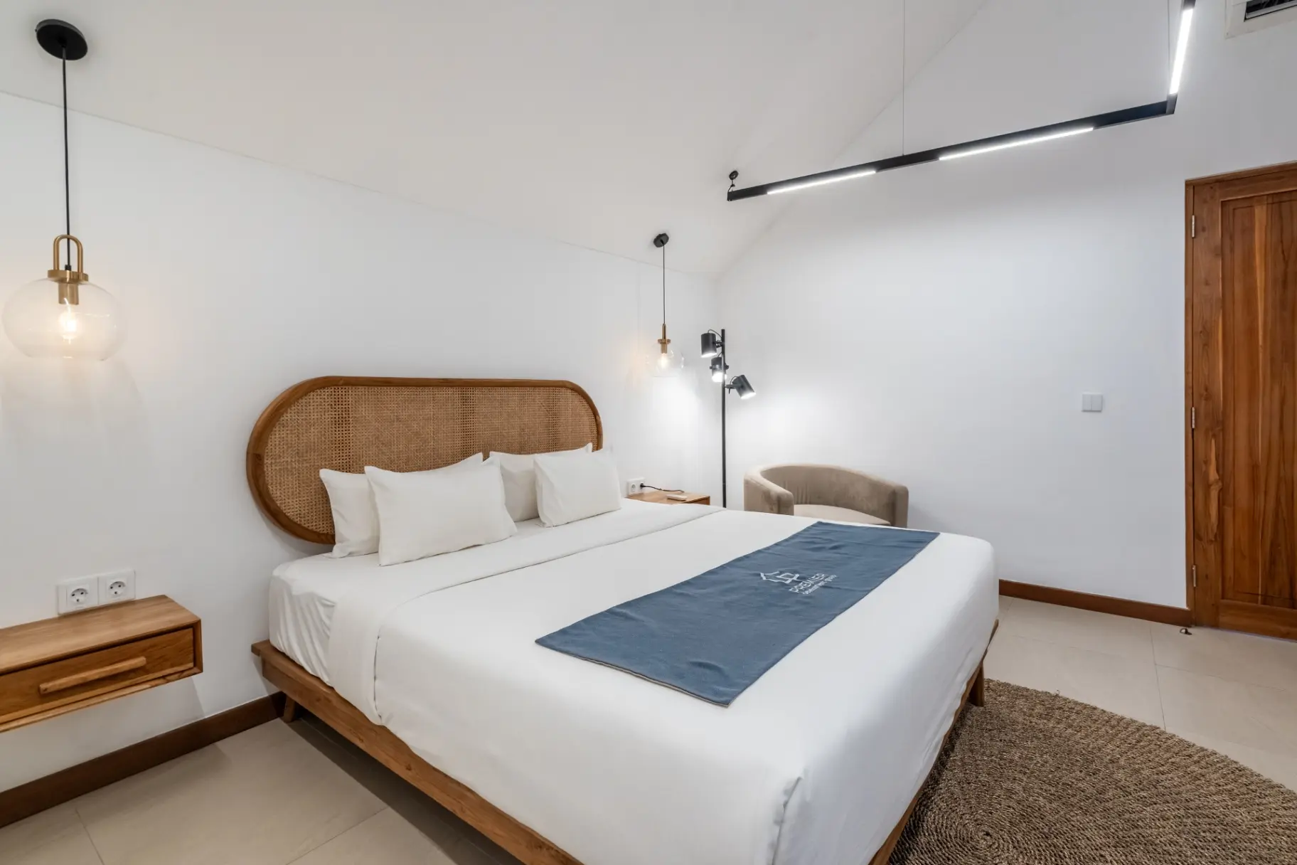 Premier Umalas 29 - Luxe 2BR Canggu | Printine Pool & Workstation — image 2