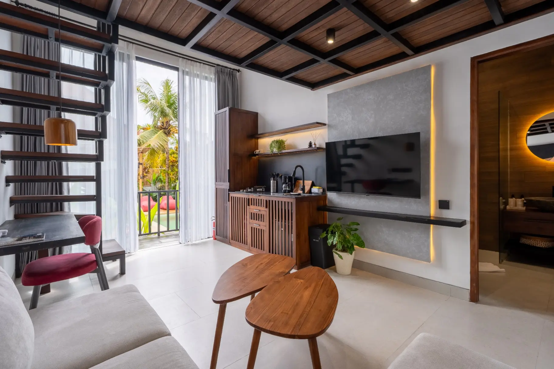 Palermo Luxury - 1BR Ubud Lofts: Poolside Garden & Near Cafés — image 2