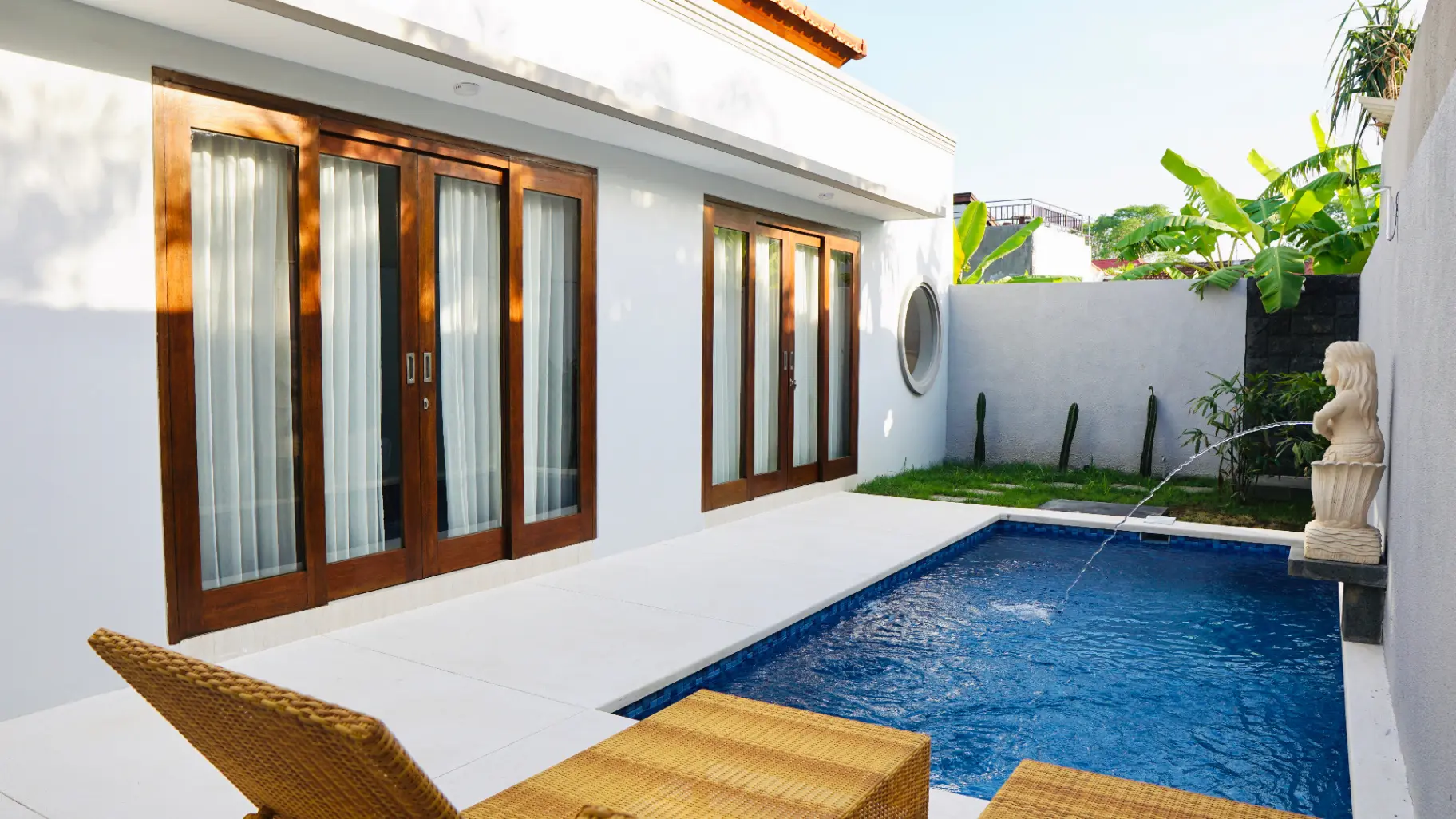 2 BEDROOMS MODERN STYLED VILLA IN PADONAN CANGGU - AF219 — image 1