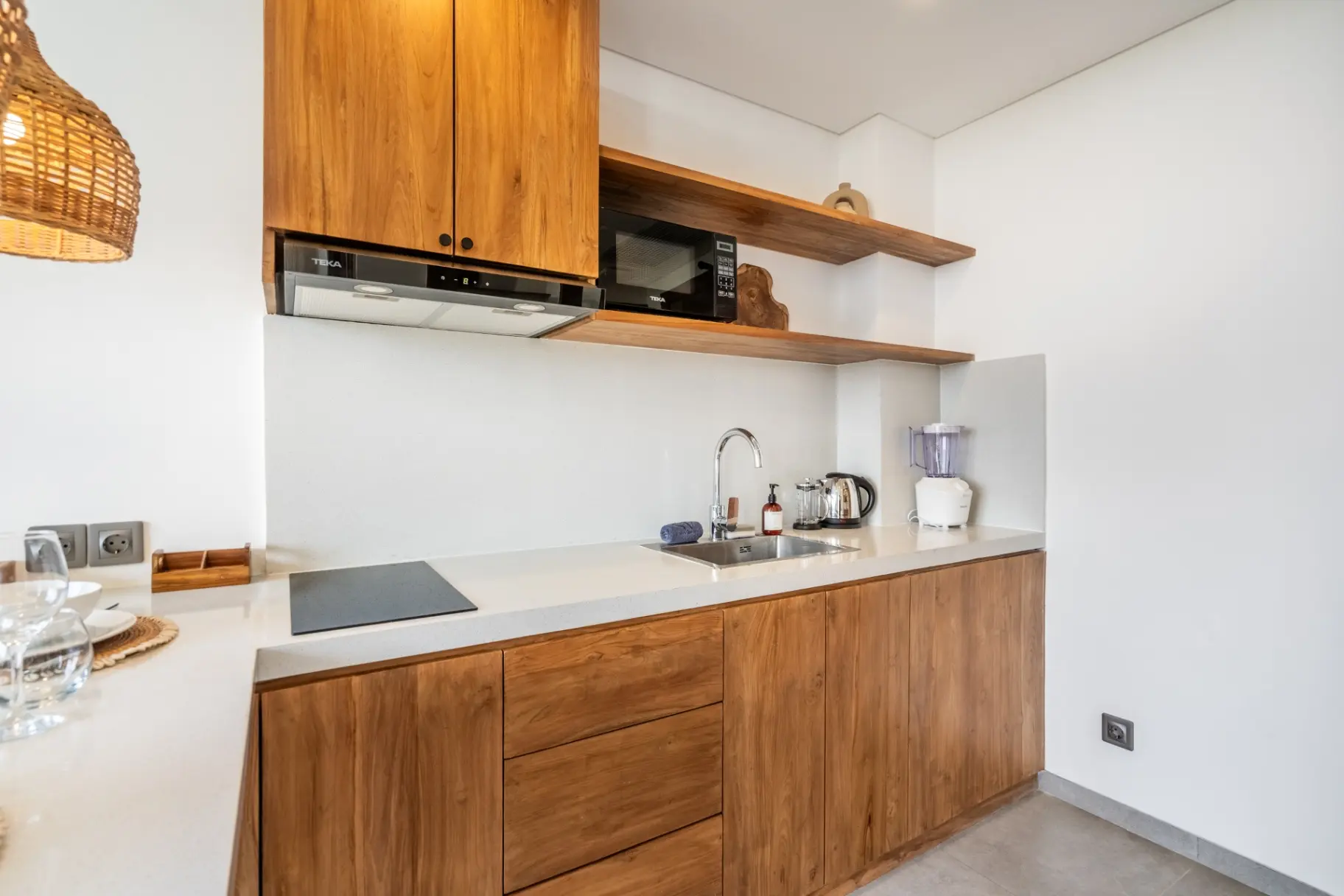 Sunny Muse Studio 316 – Canggu Beachside 1BR Studio w/ Rooftop & Balcony — image 4