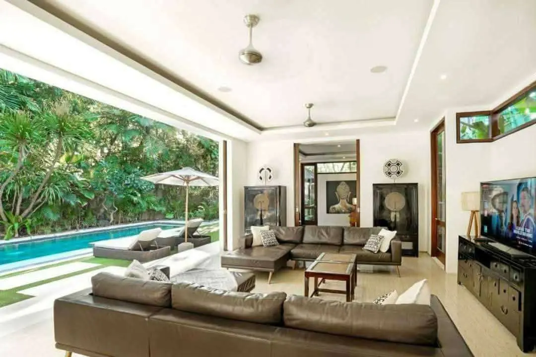 5 Bedroom Near The Beach Seminyak