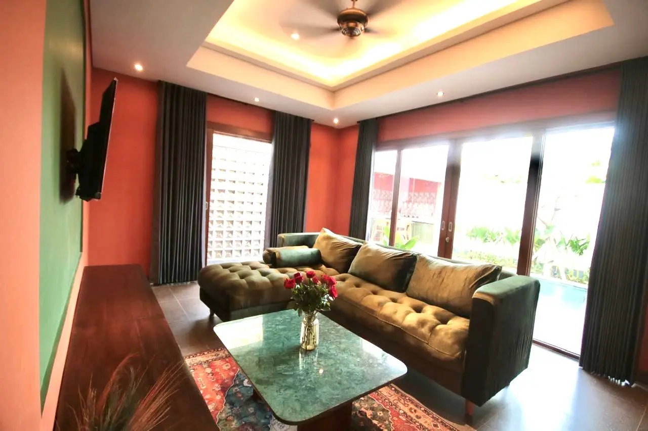 MODERN MINIMALIST VILLA IN TUMBAK BAYUH - YO96 — image 2