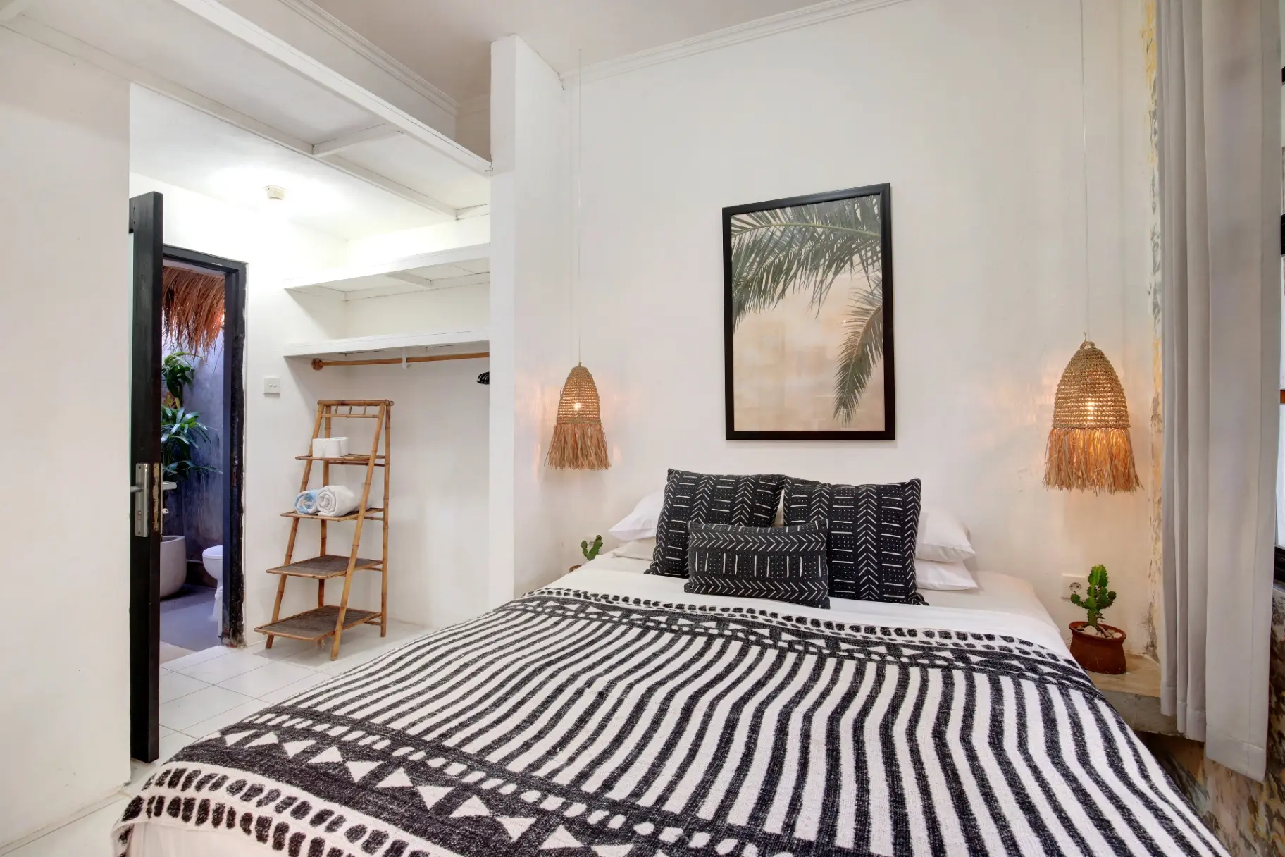 Private 2BR with pool and car parking Villa CANGGU — image 2