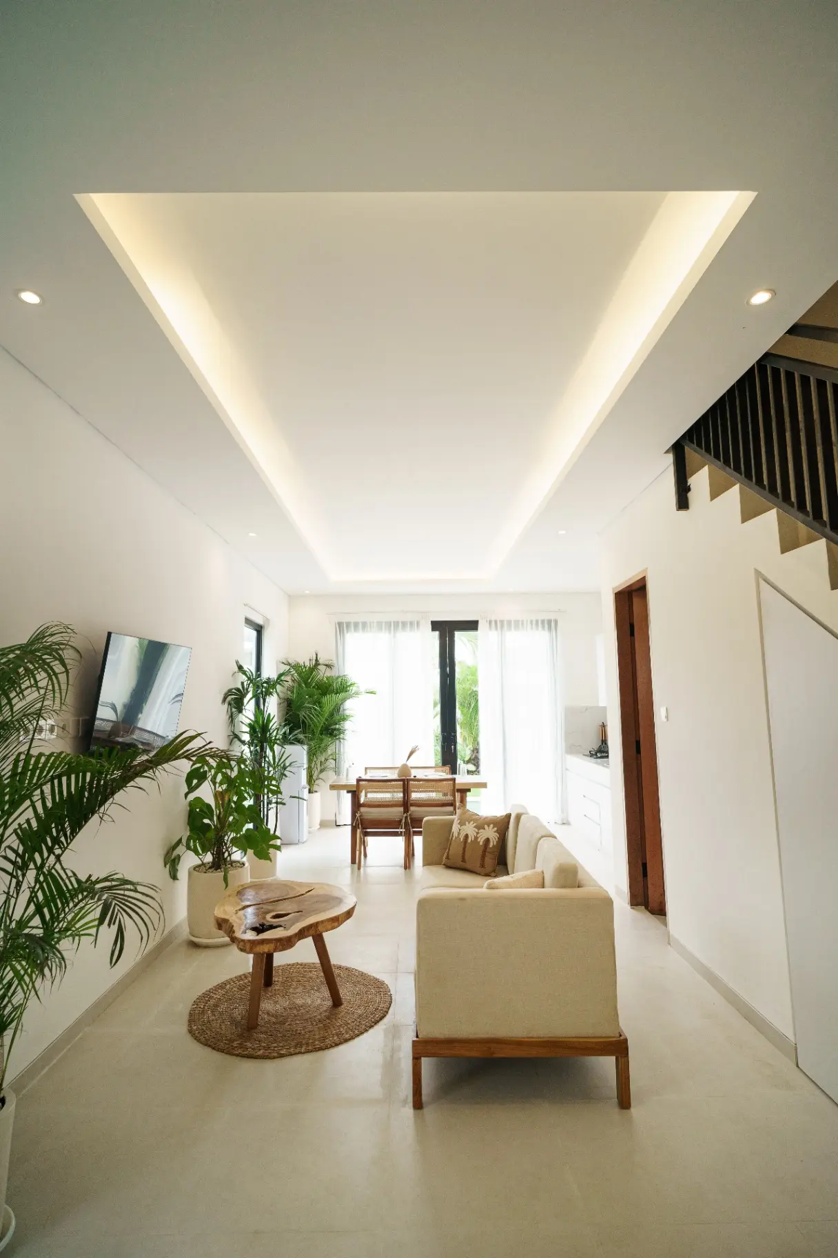 Stylish 2BR Villa in Berawa – Private Pool & Prime Location — image 1