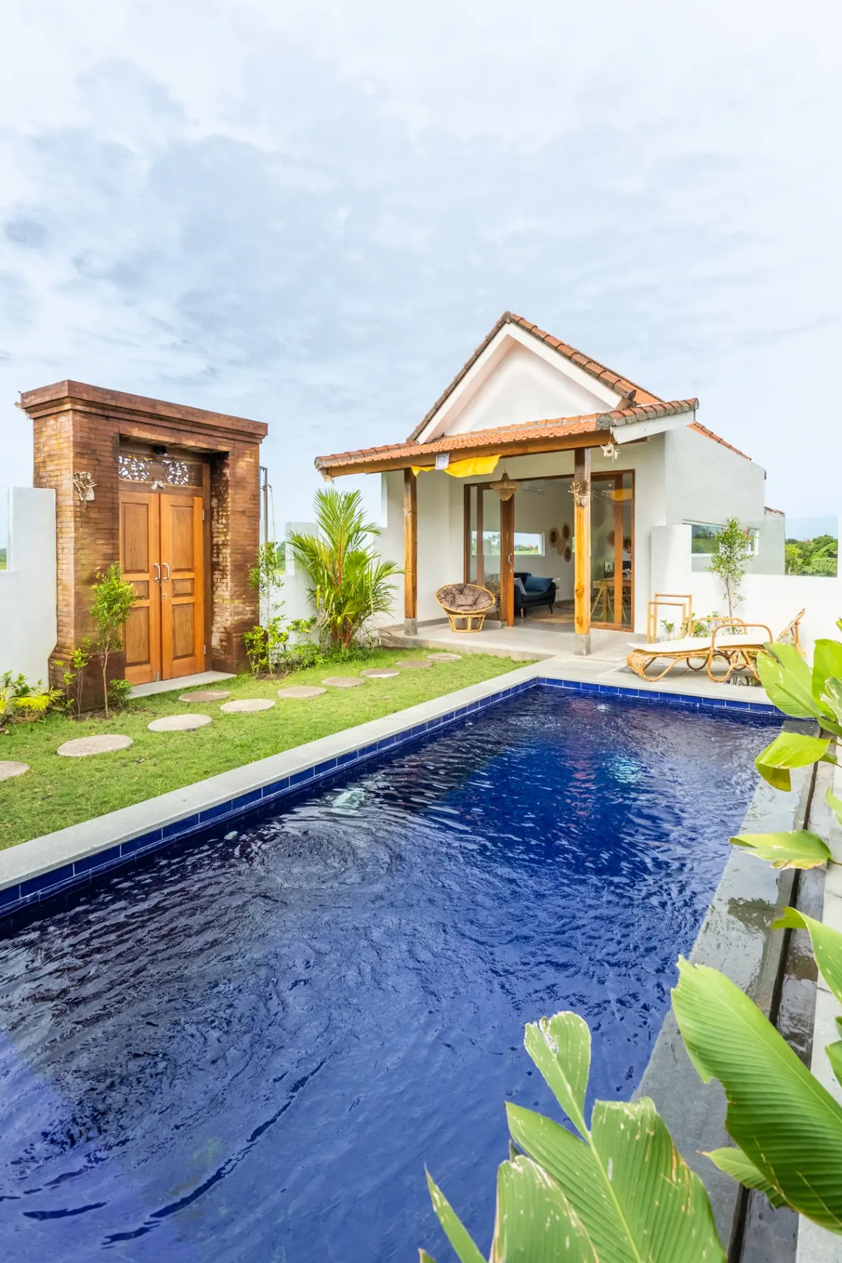 1 bedroom villa in Seseh. Pool. Closed living