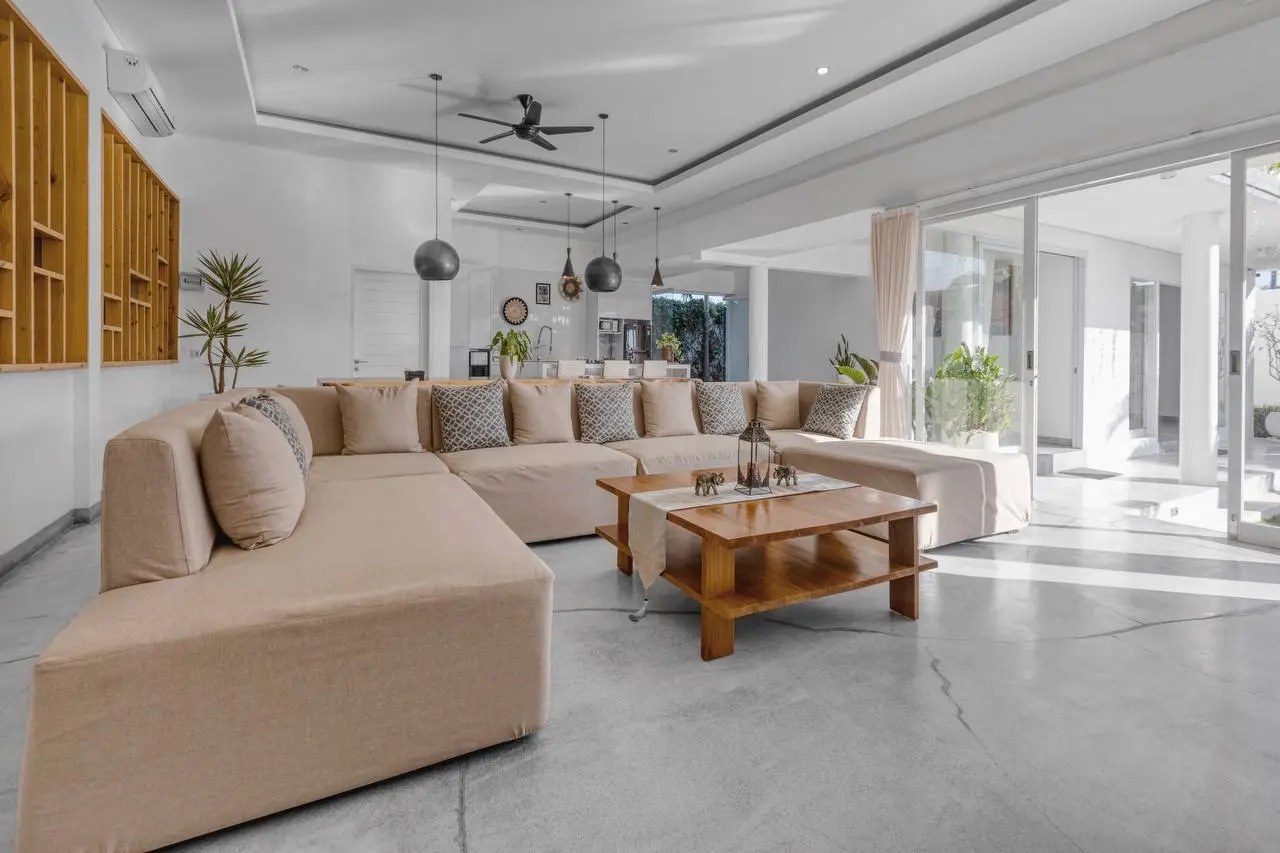 5 BEDROOM LUXURY VILLA IN CANGGU – AF76 — image 3