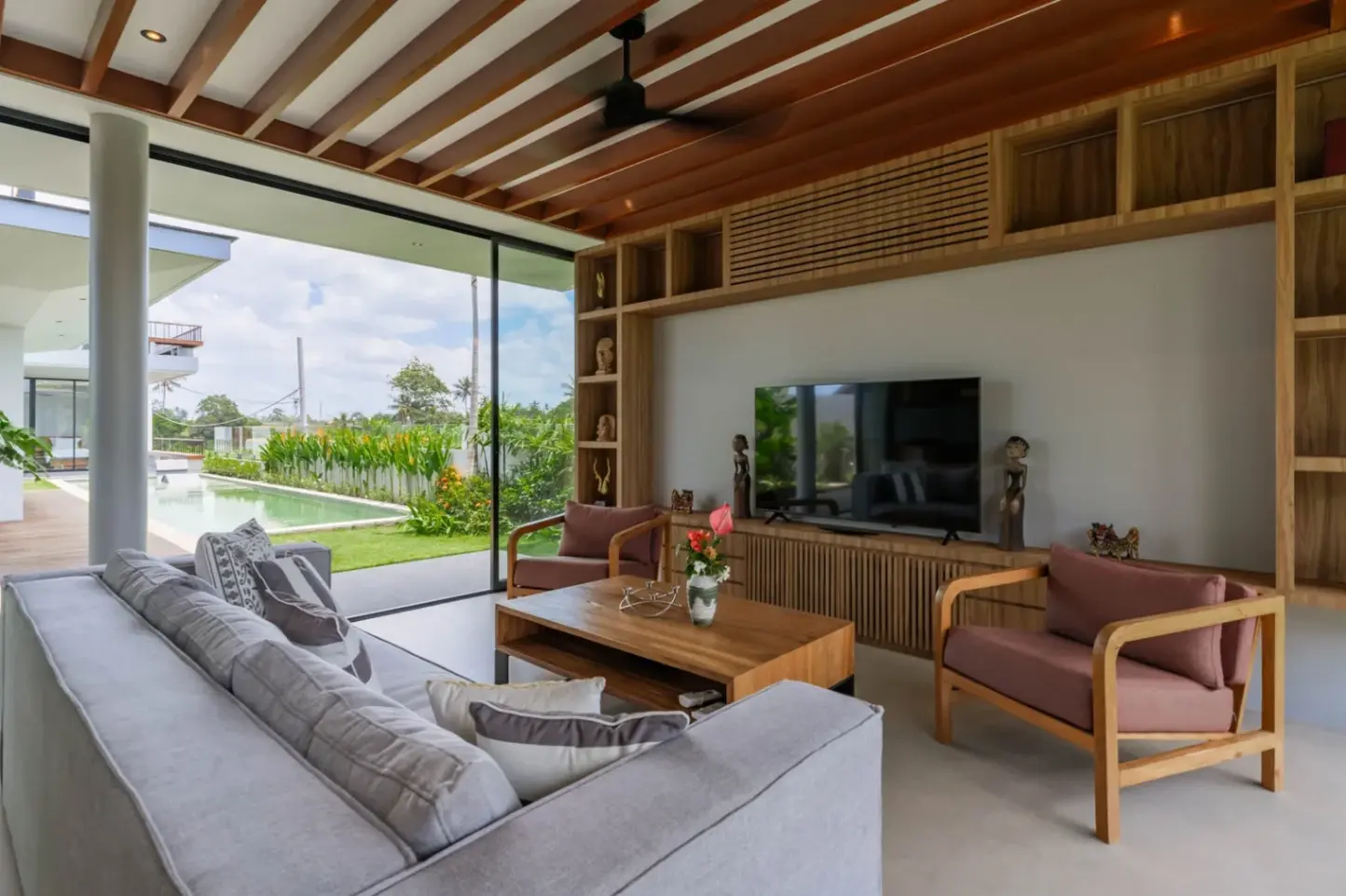 4-bedroom Modern Contemporary Villa in Pererenan — image 2