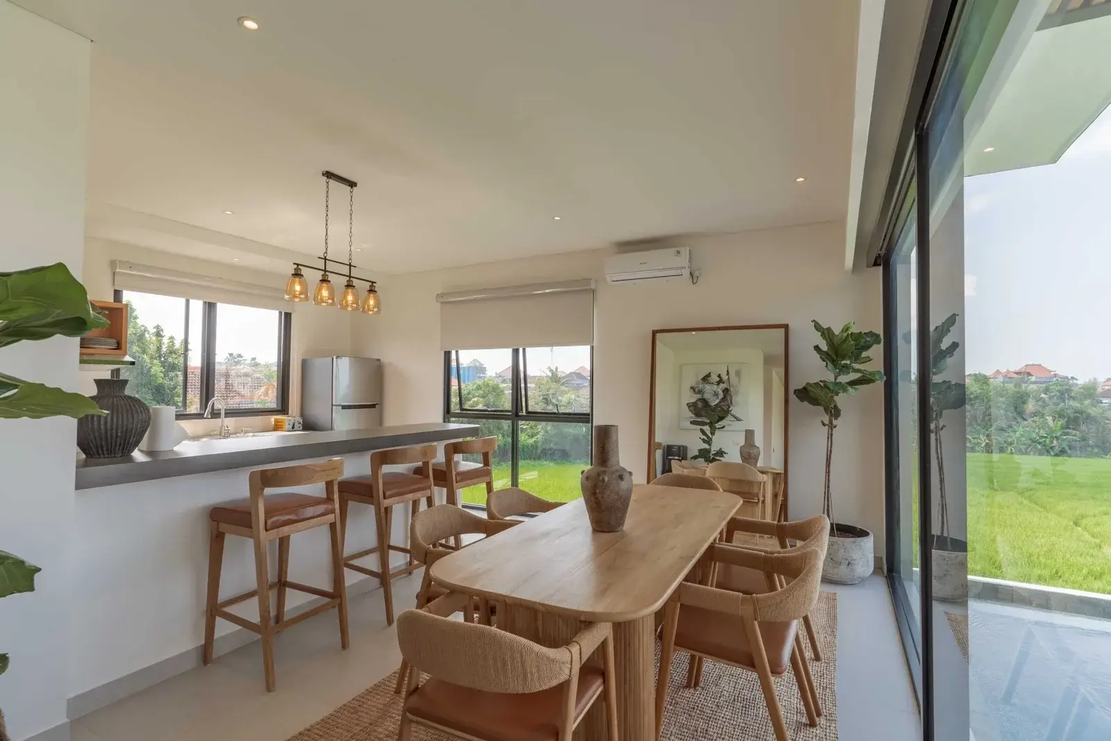 3-bedroom Modern Stylish Townhouse in Berawa — image 3