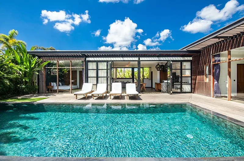 5-bedroom Tropical Paradise in Pererenan — image 1