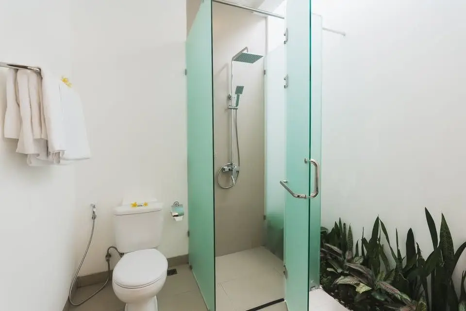 #2042 Stylish Villa in Central Canggu Berawa — image 3