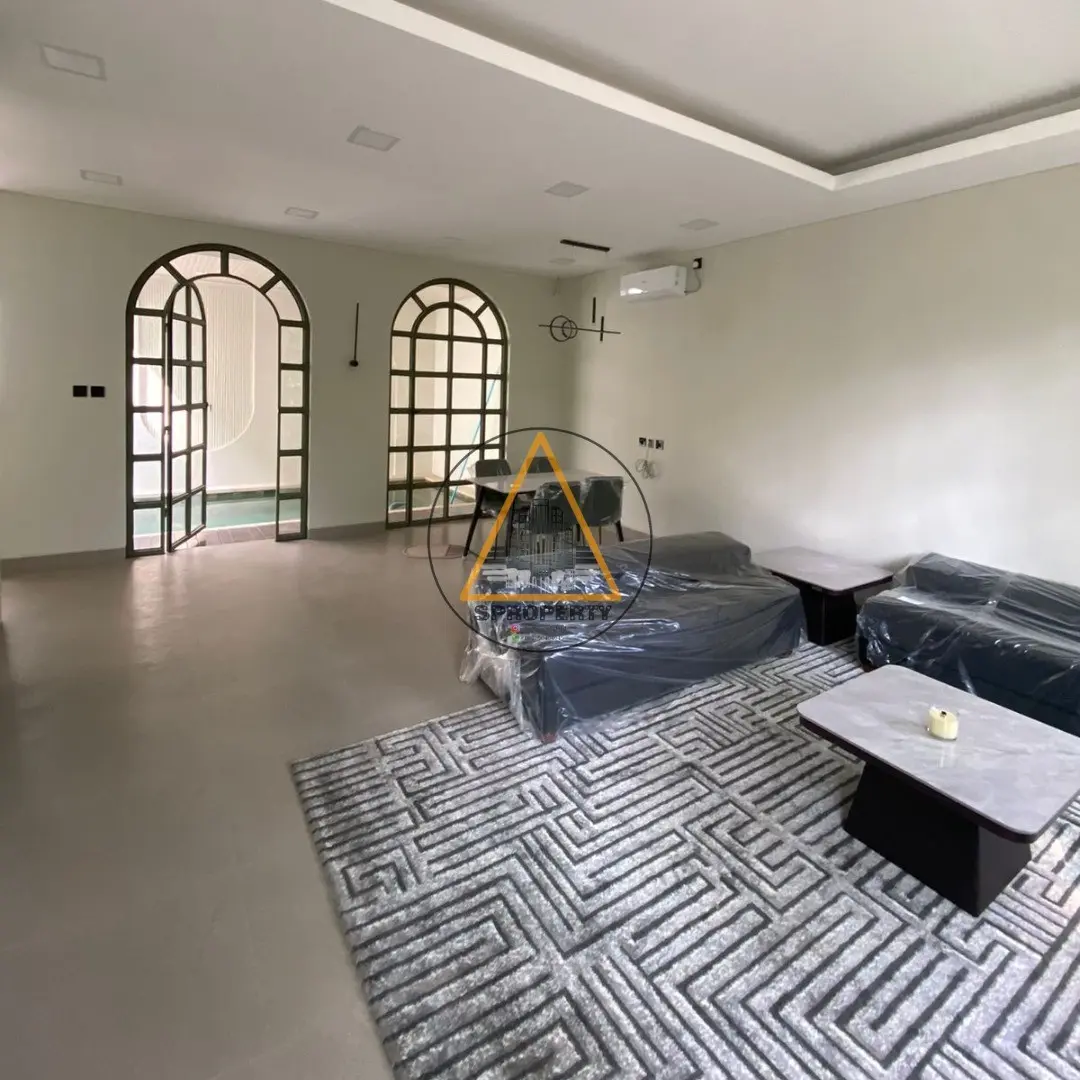 Modern Minimalist Villa European Style For Rent Located in Central Berawa Canggu — image 4