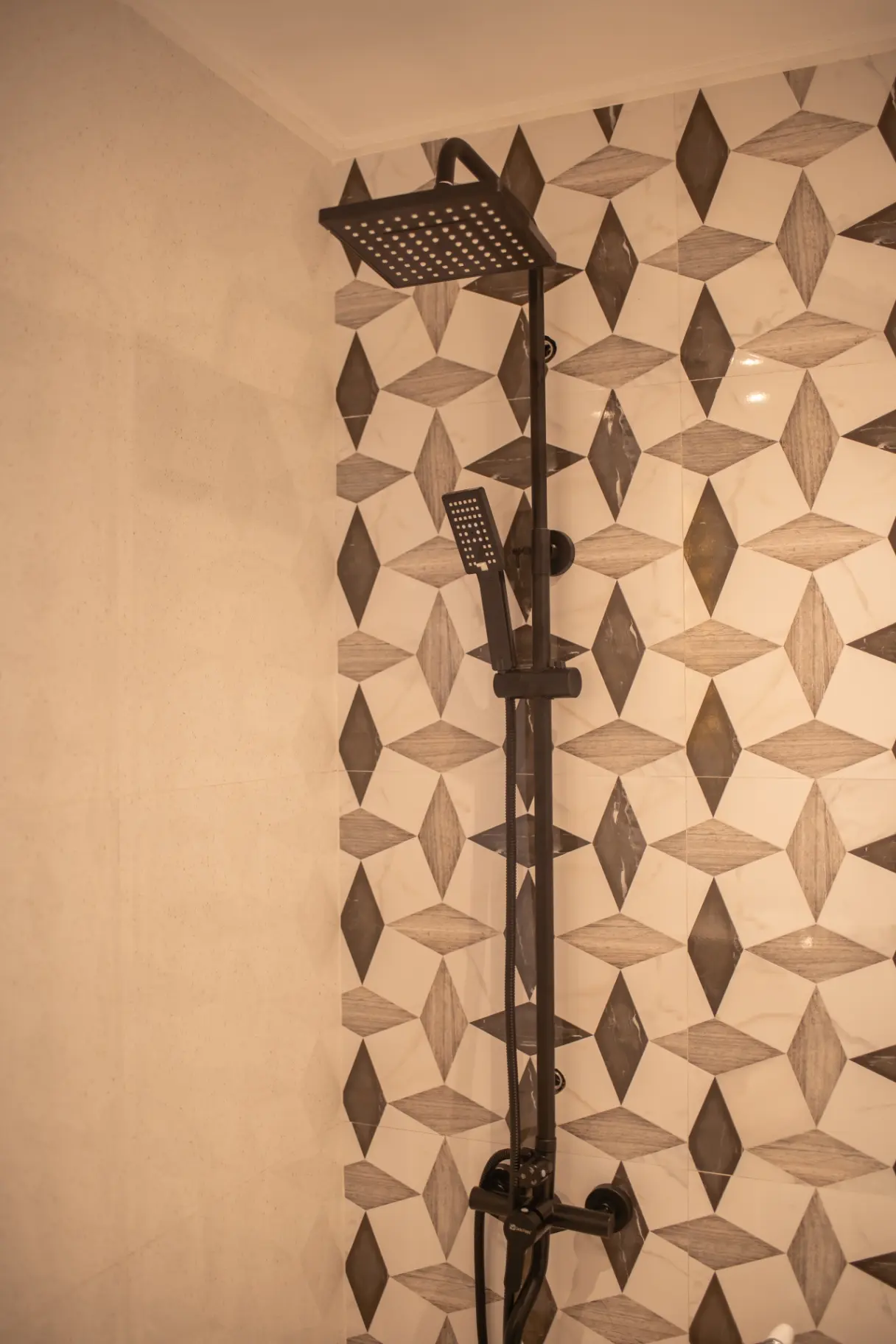 Navee studio apartment — image 2