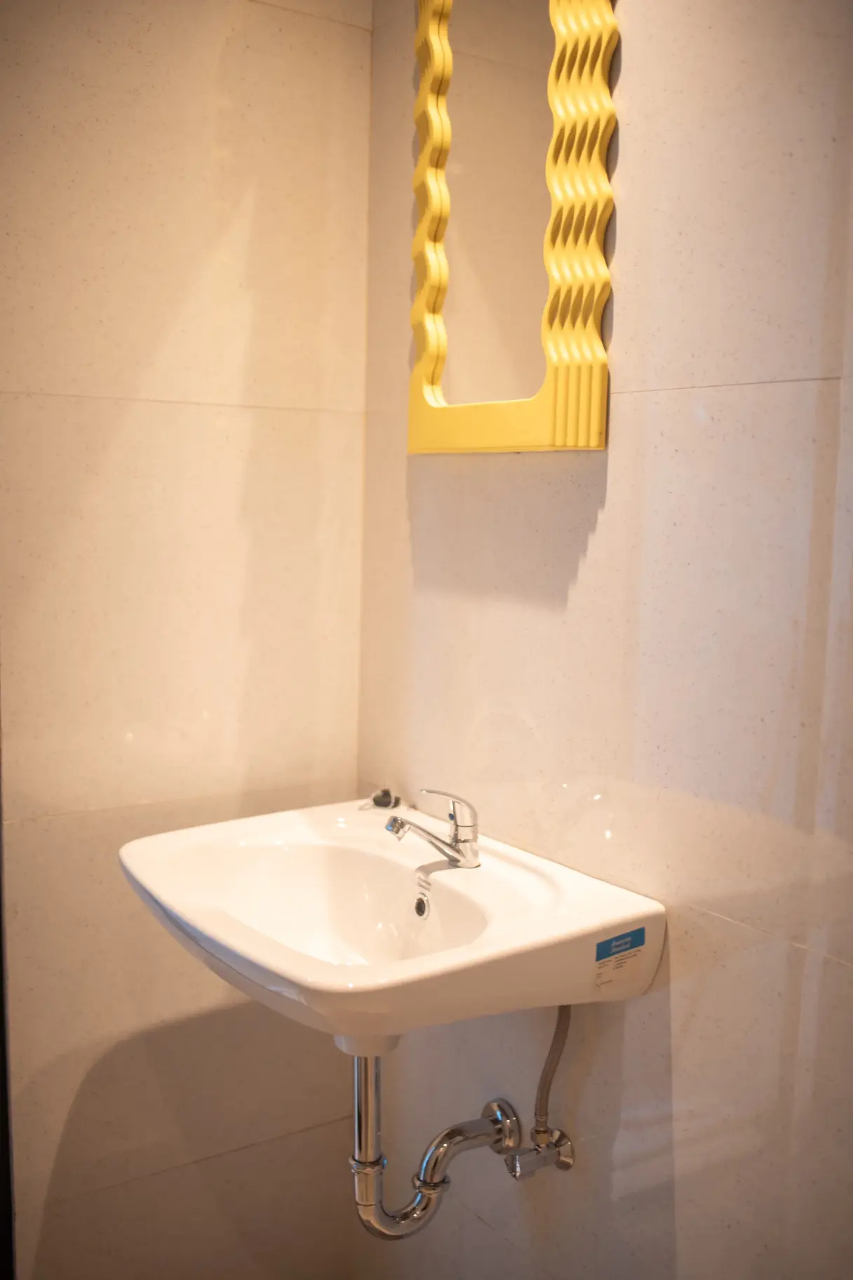 Navee studio apartment — image 1