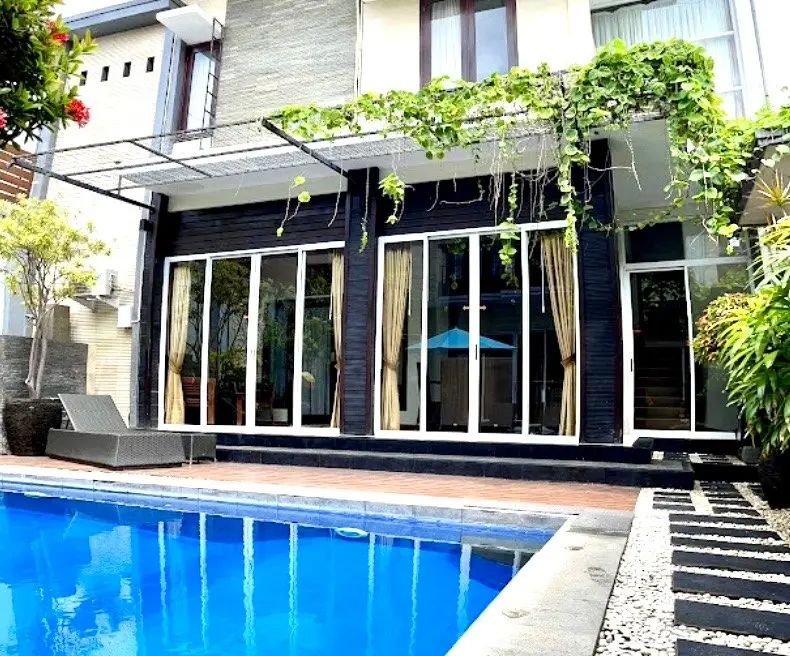 4 BEDROOMS VILLA IN KUTA 10 MINUTES TO DOUBLE SIX BEACH- YO83 — image 1