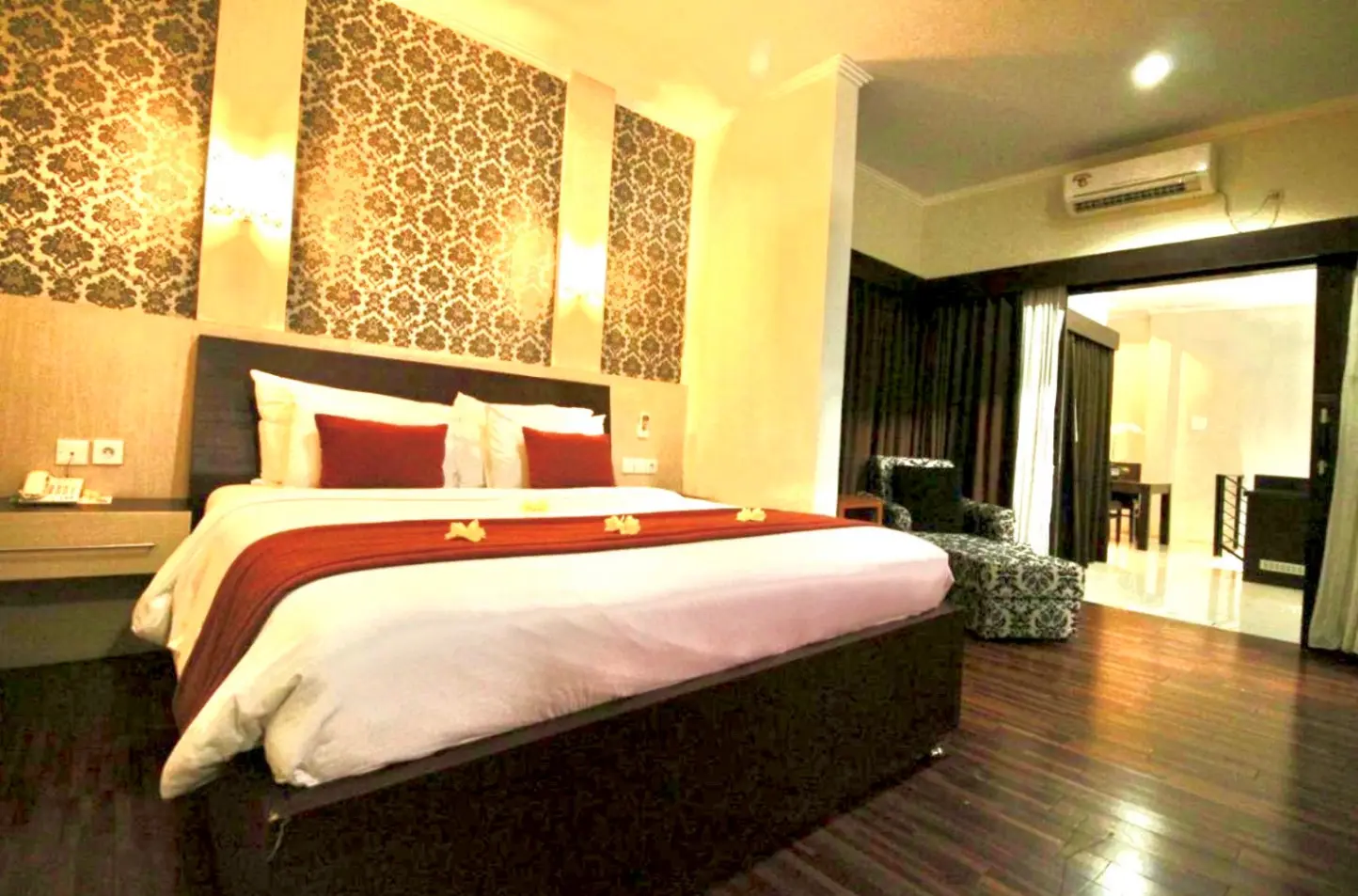4 BEDROOMS VILLA IN KUTA 10 MINUTES TO DOUBLE SIX BEACH- YO83 — image 4