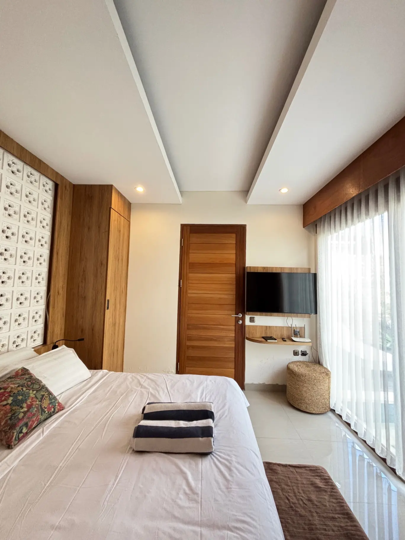 1 Bedroom Villa Private Pool In Canggu Close to the Beach & Finns Beach Club — image 3
