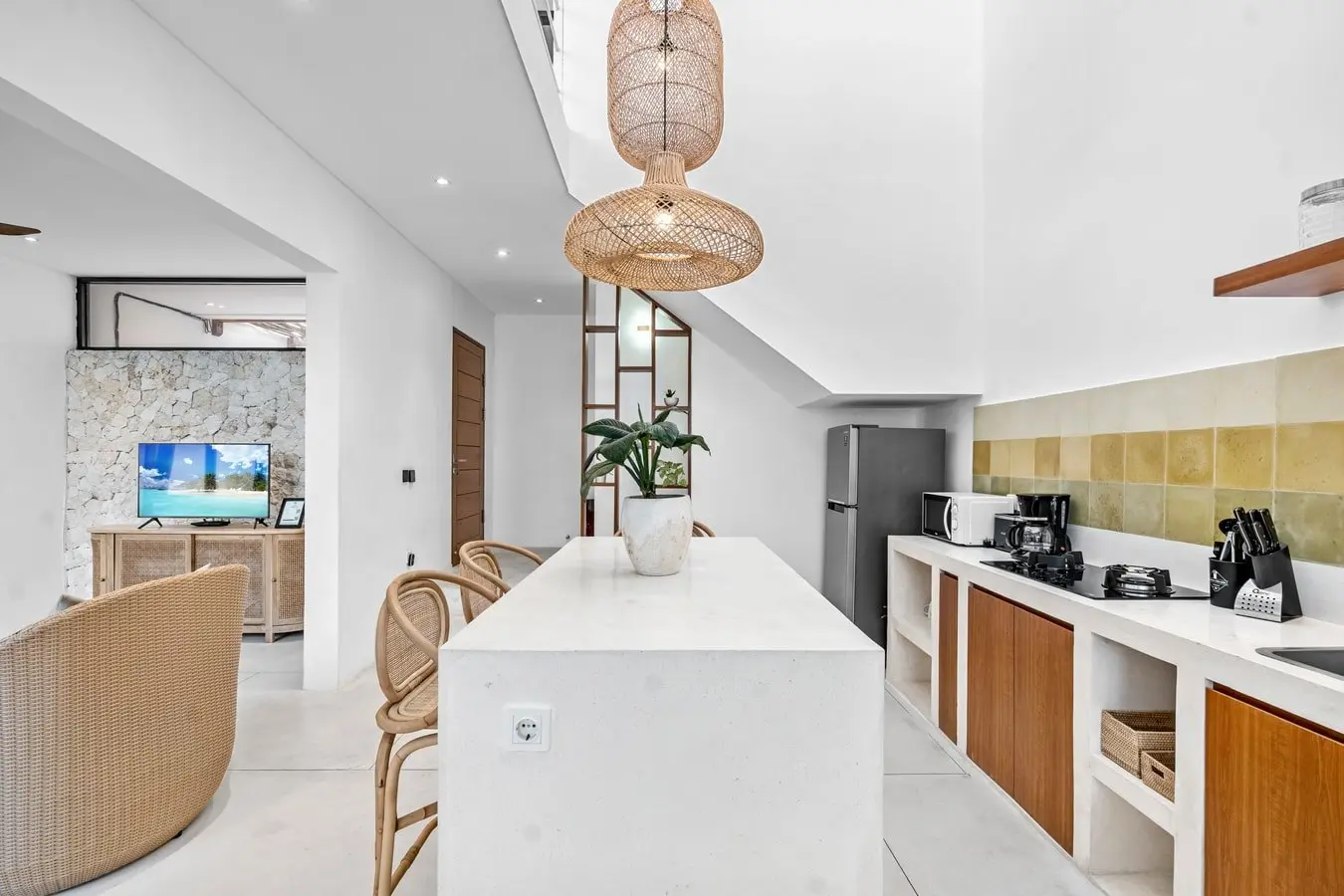Besso - 1BR Canggu Refined Villa | Pool & Rooftop — image 2