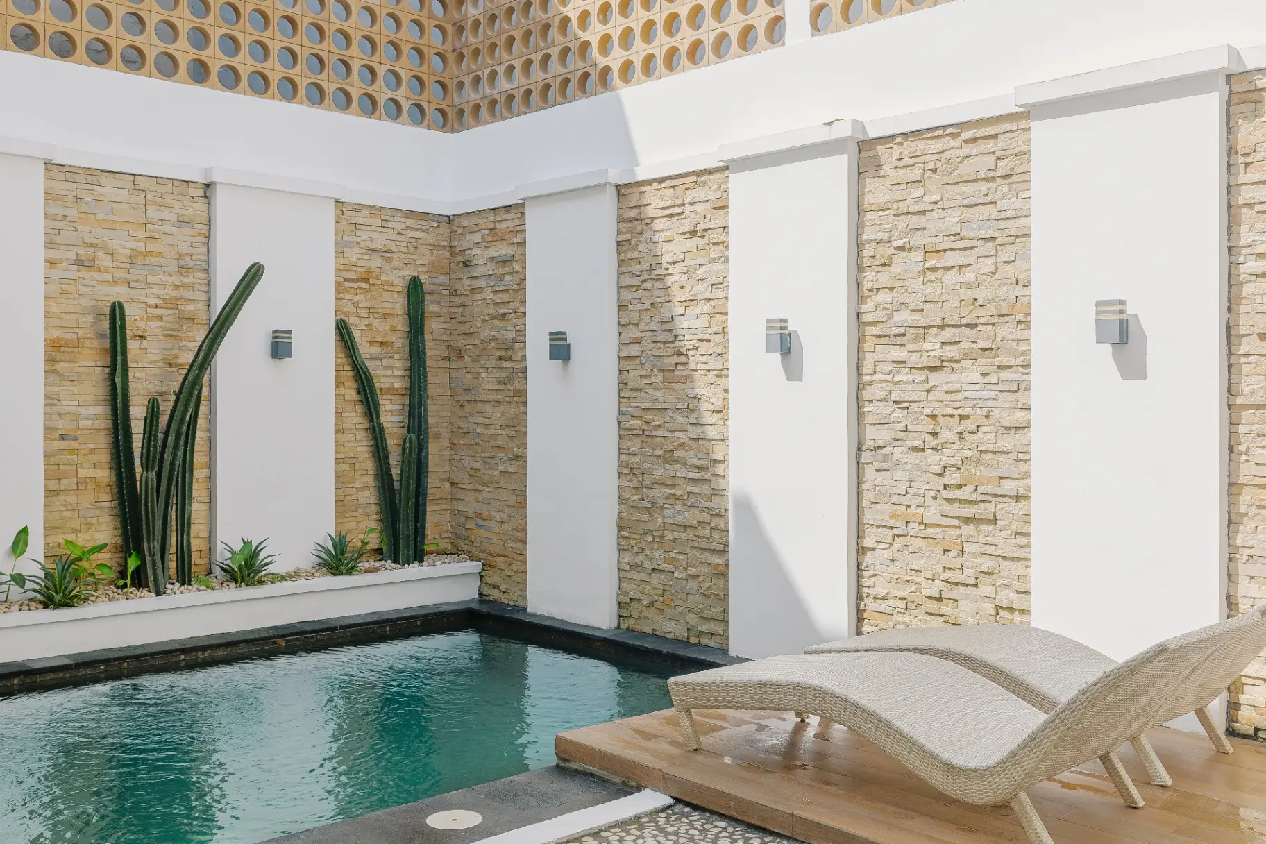 Gloen: 3BR Beautiful New Villa w/ Pool in Canggu — image 1