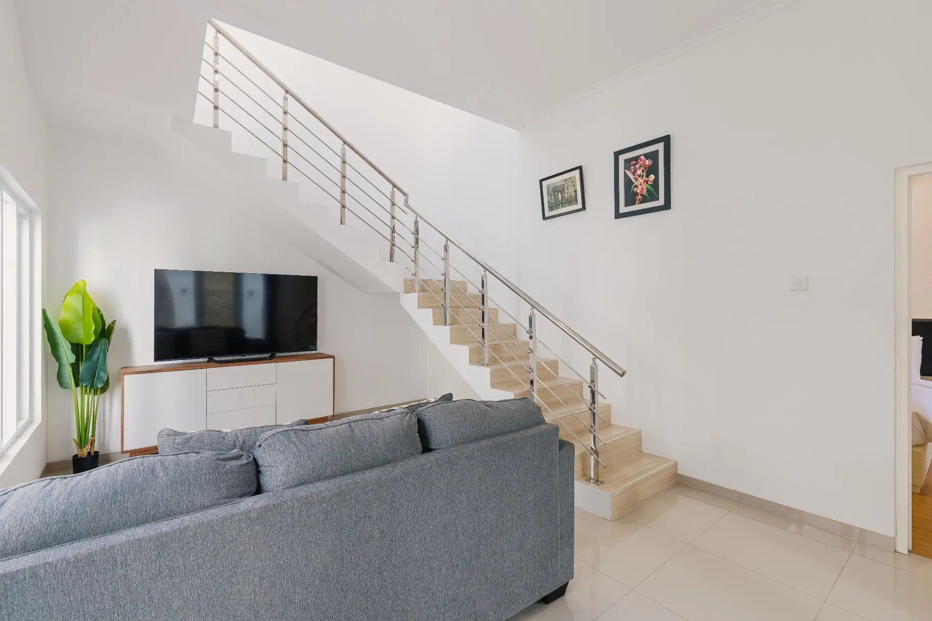 Gloen: 3BR Beautiful New Villa w/ Pool in Canggu — image 2