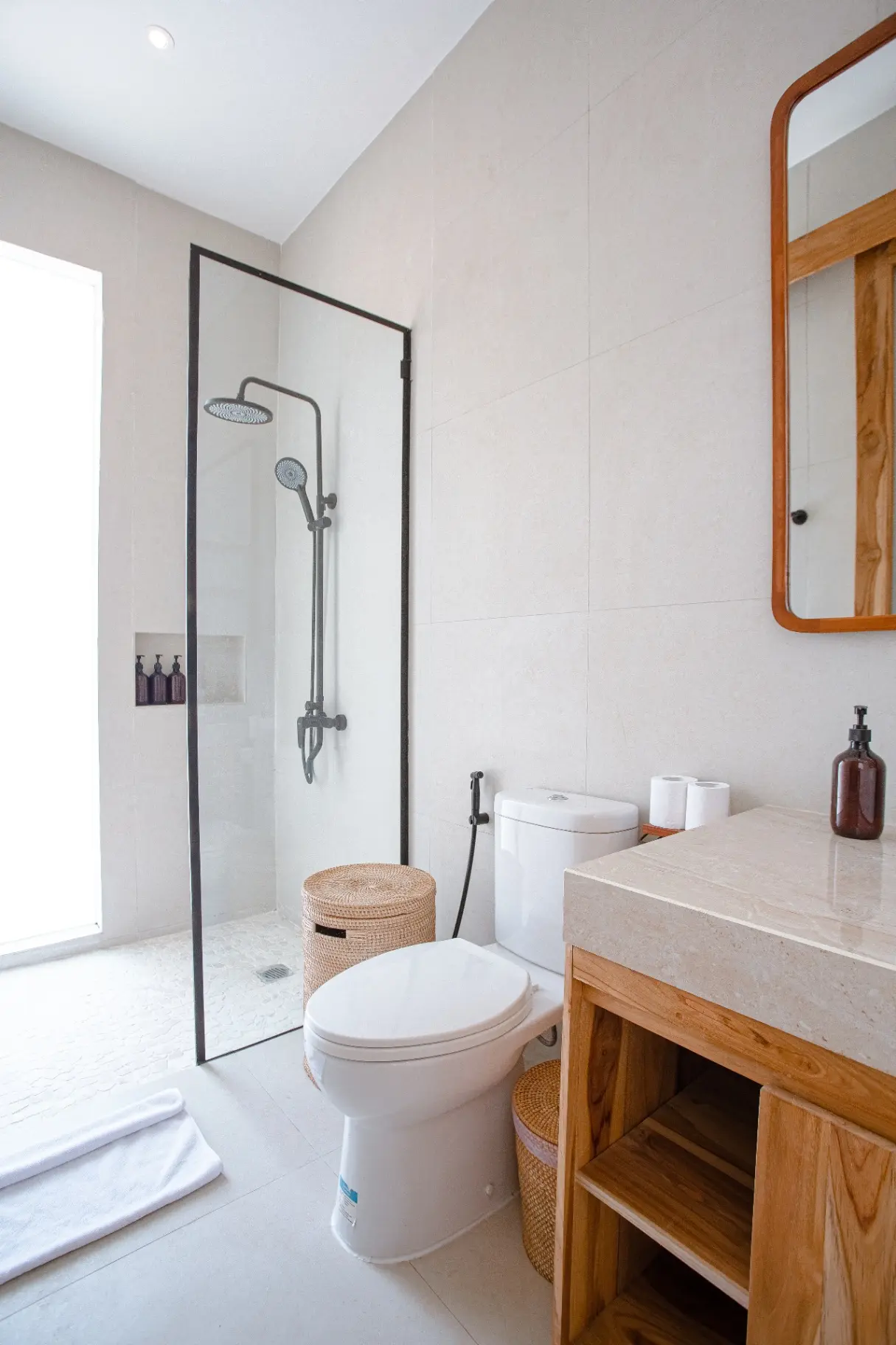 2 bedroom quiet & luxury villa with pool gym and sauna — image 1