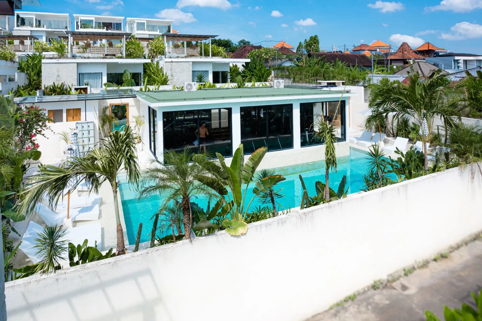 2 bedroom quiet & luxury villa with pool gym and sauna — image 4