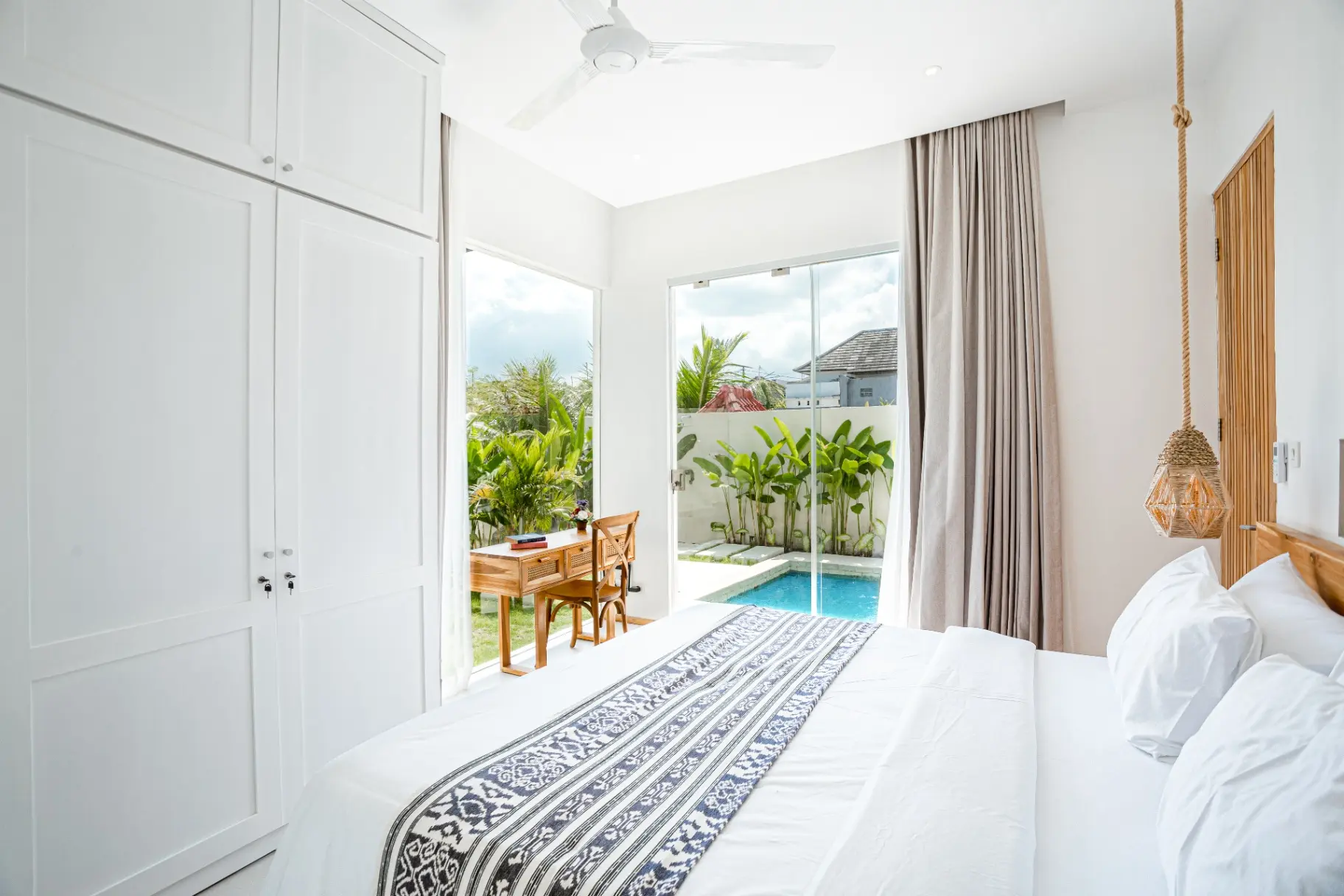 2 bedroom quiet & luxury villa with pool gym and sauna — image 2
