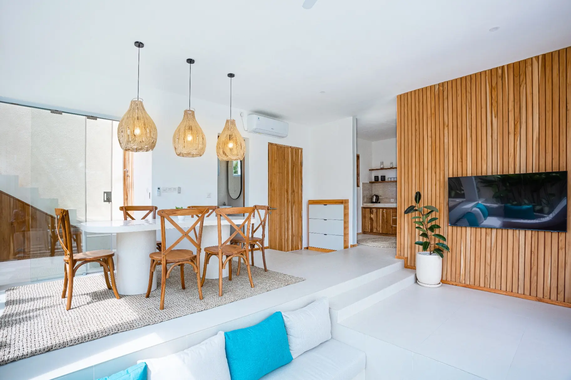 Luxurious 2 bedroom villa with private pool gym and infra red sauna — image 3