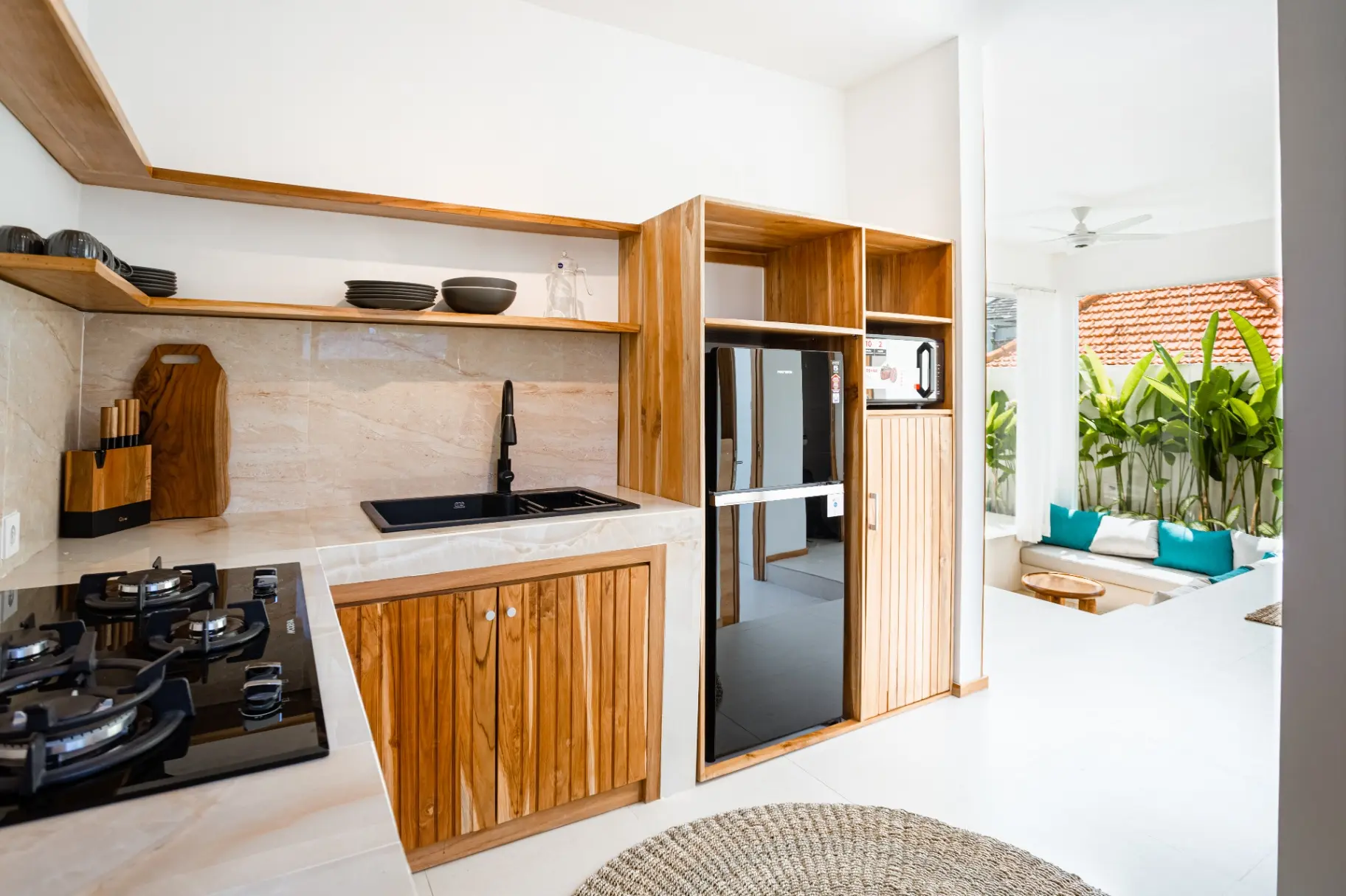 Luxurious 2 bedroom villa with private pool gym and infra red sauna — image 4