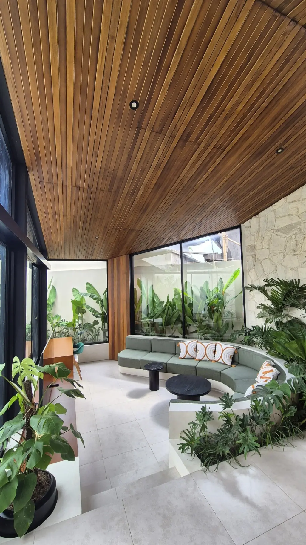 Spacious Brand New Modern 2BR Villa in Ubud — image 2